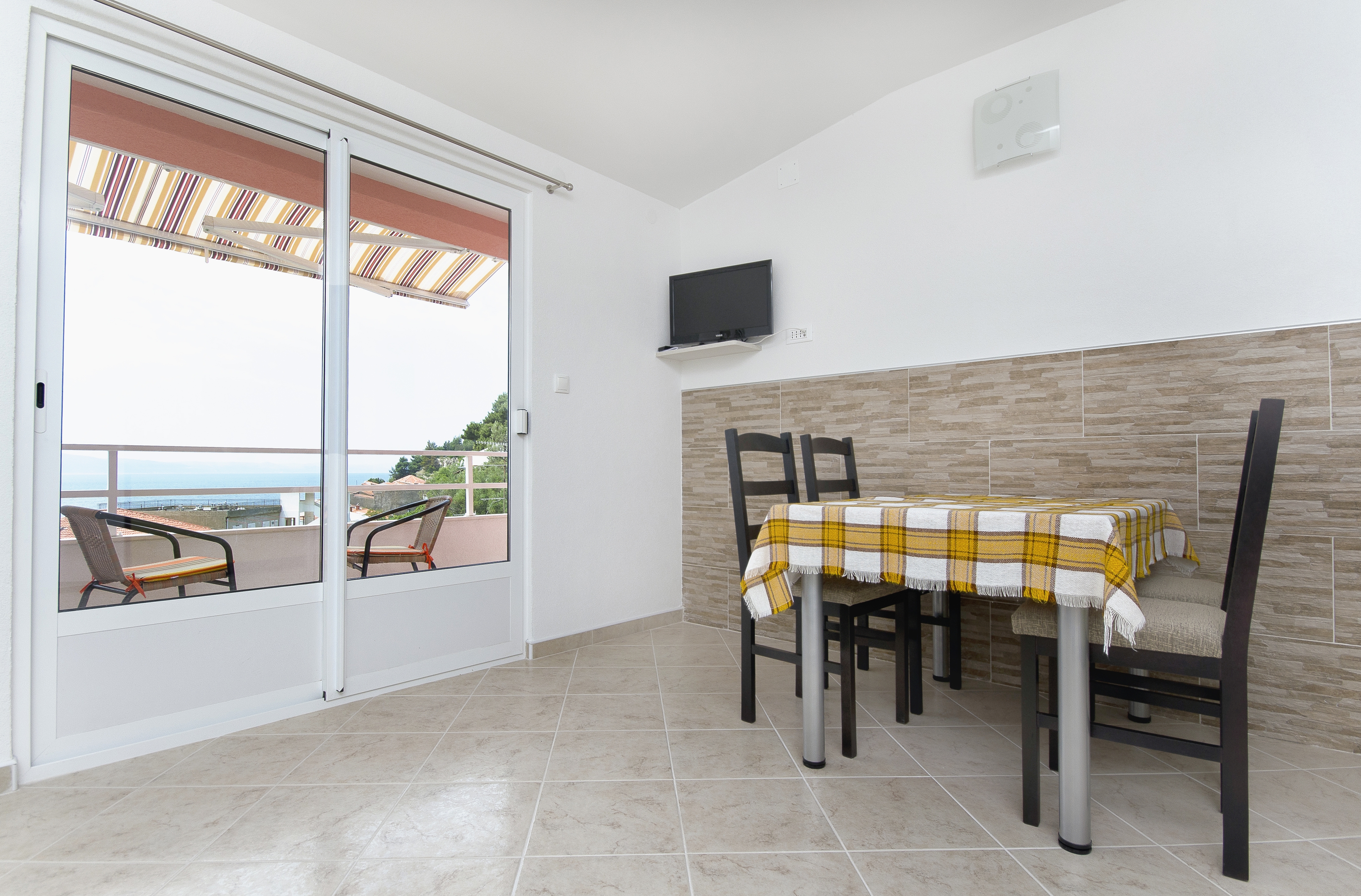 One bedroom apartment with balcony and sea view Podgora, Makarska (A-2714-d)