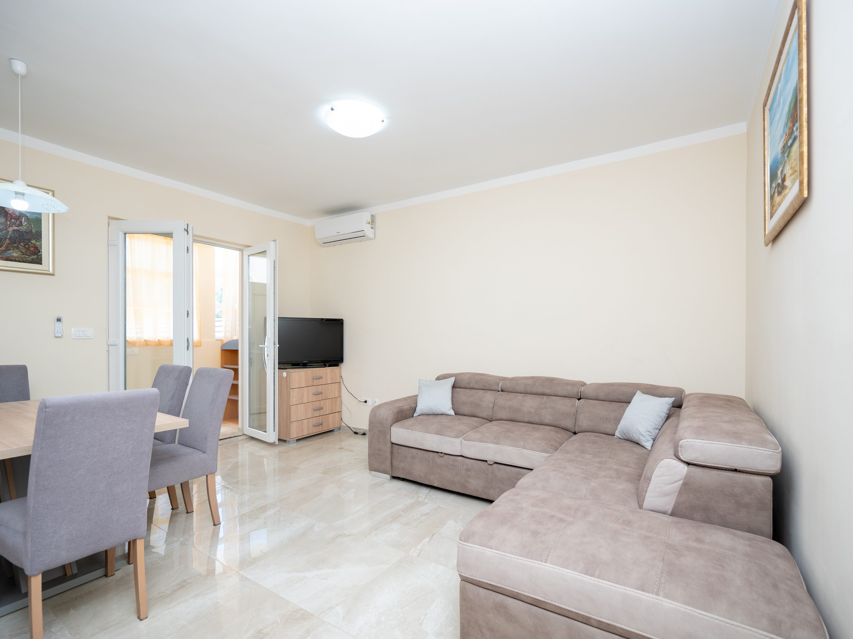 Appartement dune chambre avec le balcon Zadar (A-27152-a) Appartement dune chambre avec le balcon Zadar (A-27152-a)