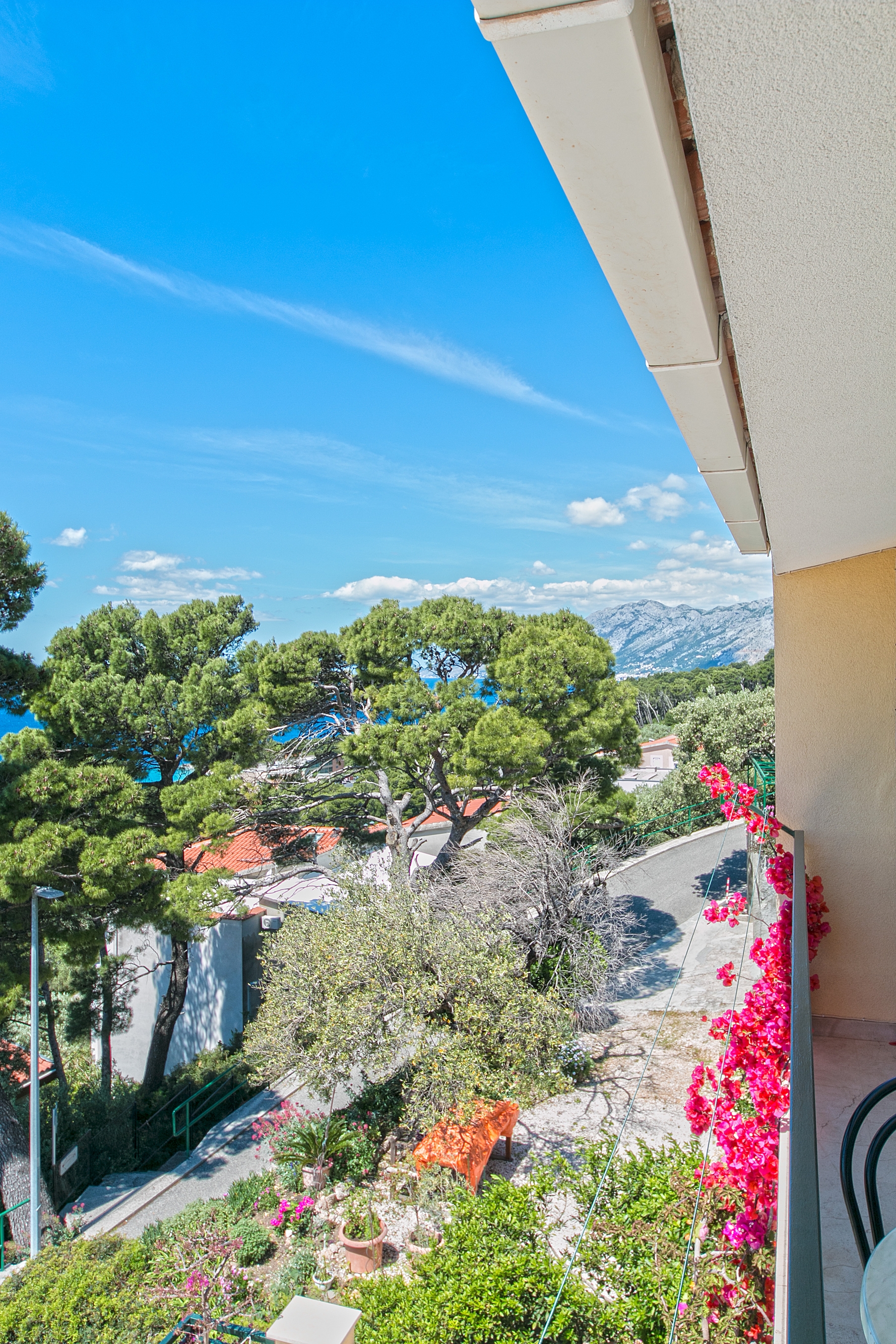 Two bedroom apartment with balcony and sea view Brela, Makarska  A-a