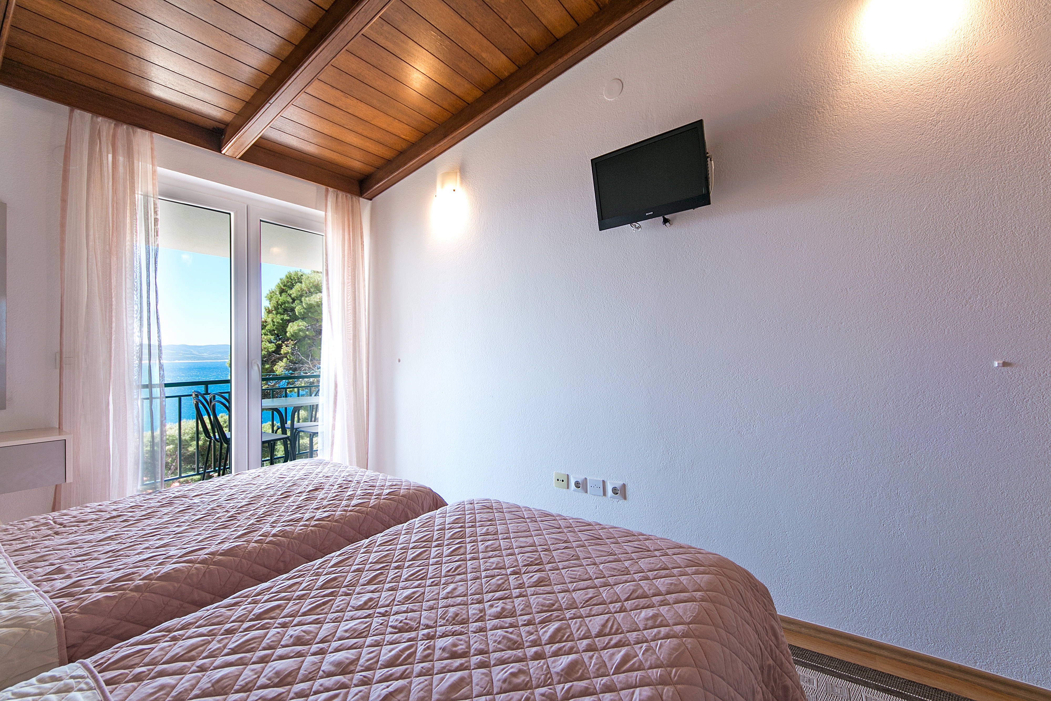 Two bedroom apartment with balcony and sea view Brela, Makarska  A-a
