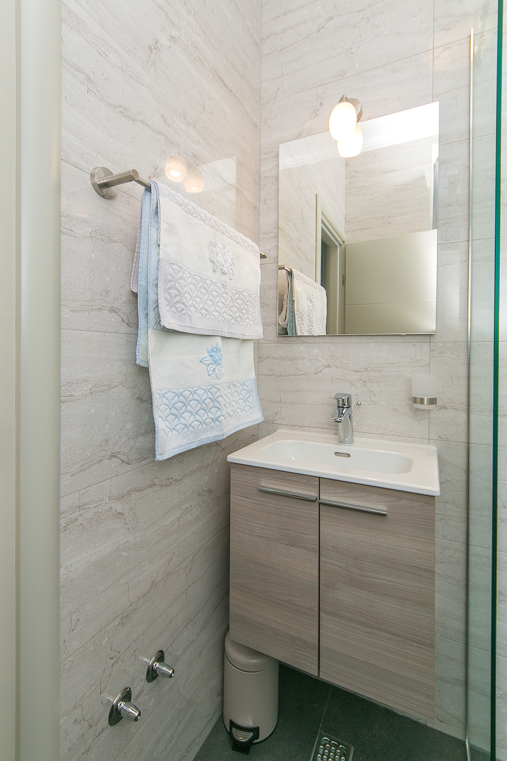 Three bedroom apartment with terrace and sea view Brela, Makarska  A-b