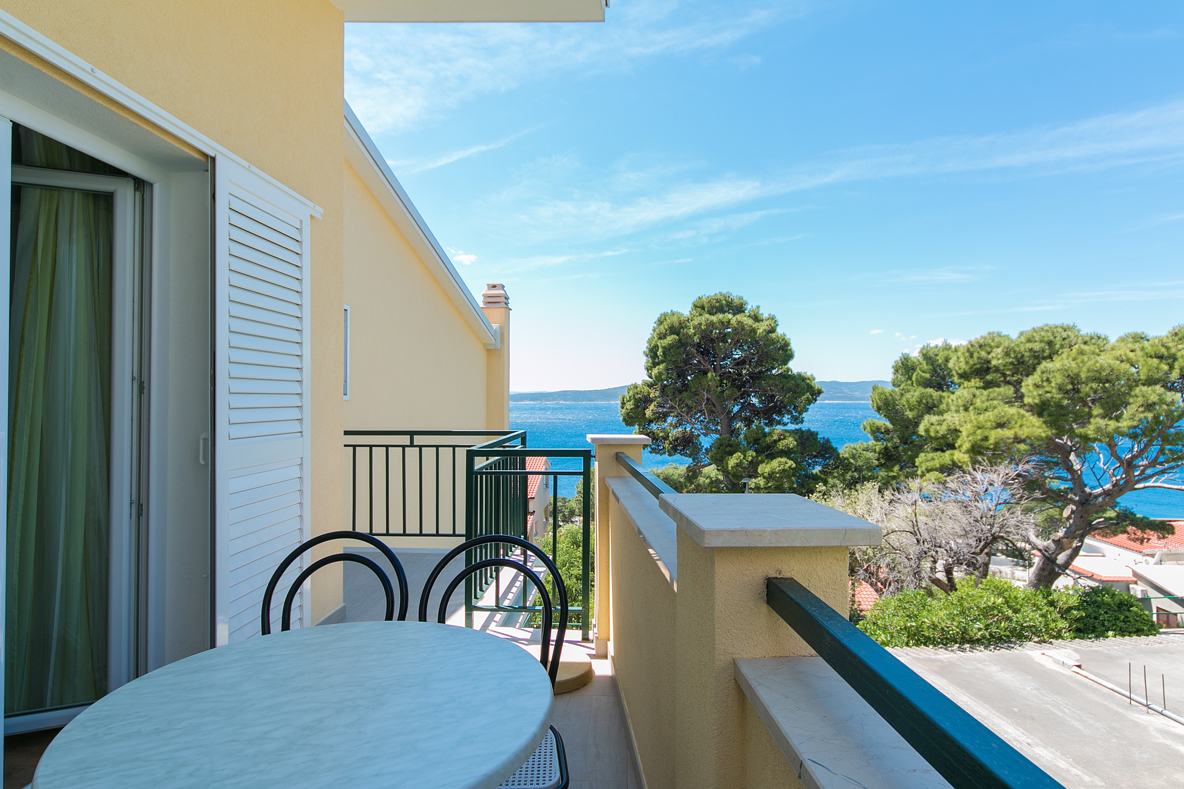 Two bedroom apartment with balcony and sea view Brela, Makarska  A-c