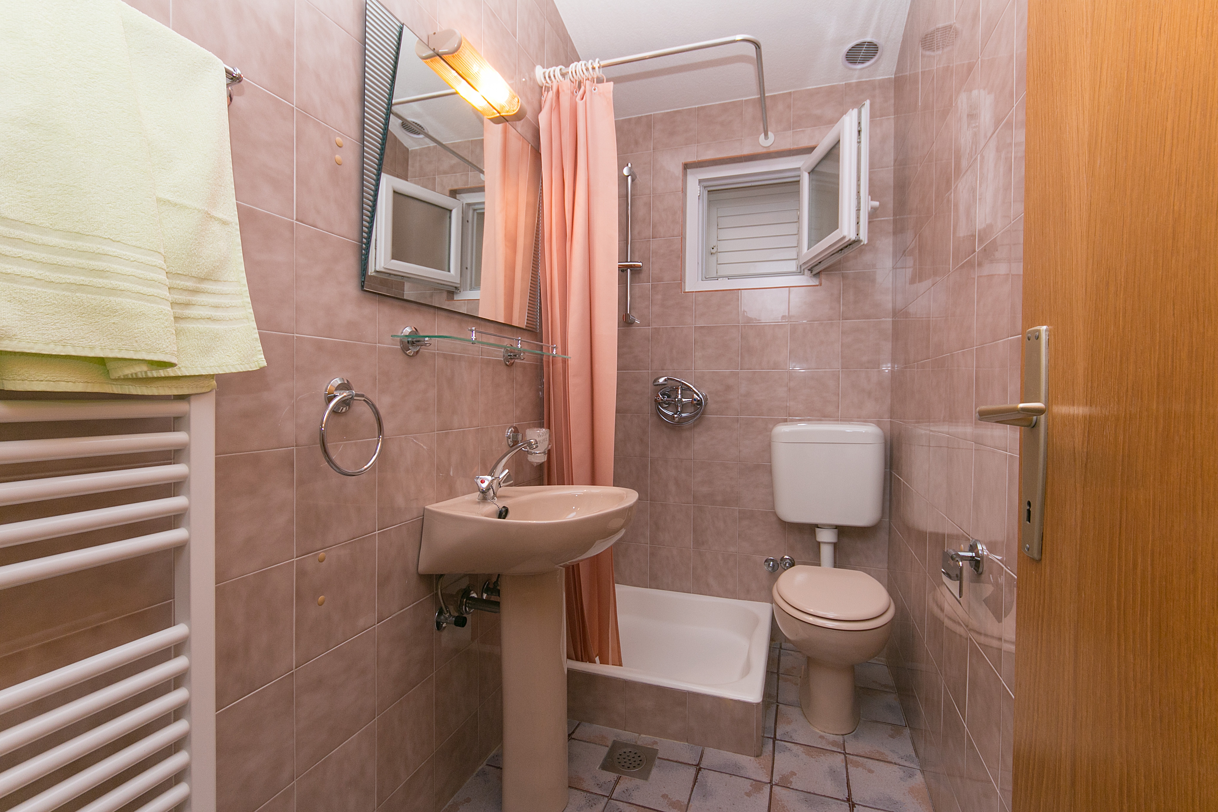 Two bedroom apartment with balcony and sea view Brela, Makarska  A-c