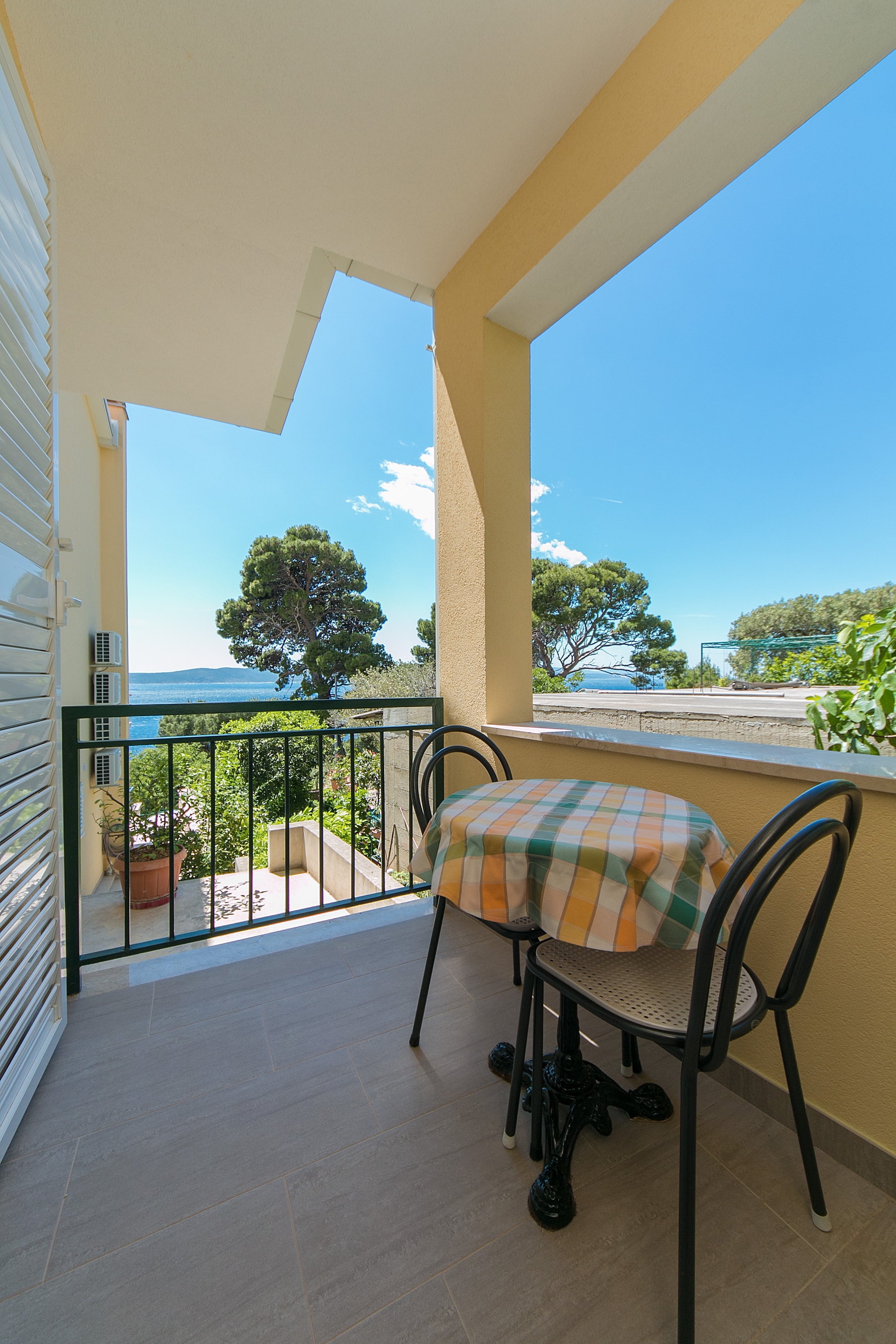 One bedroom apartment with balcony and sea view Brela, Makarska  A-d