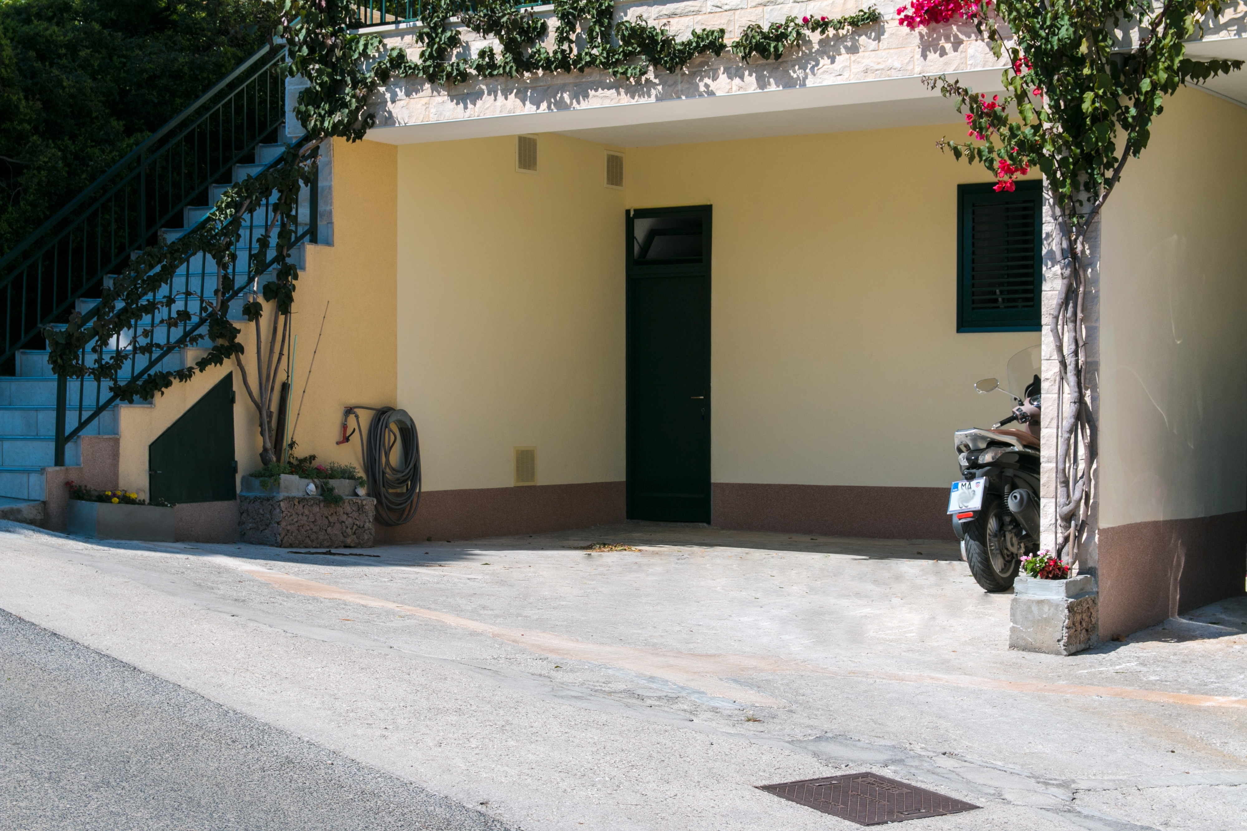 Two bedroom apartment with balcony and sea view Brela, Makarska  A-a