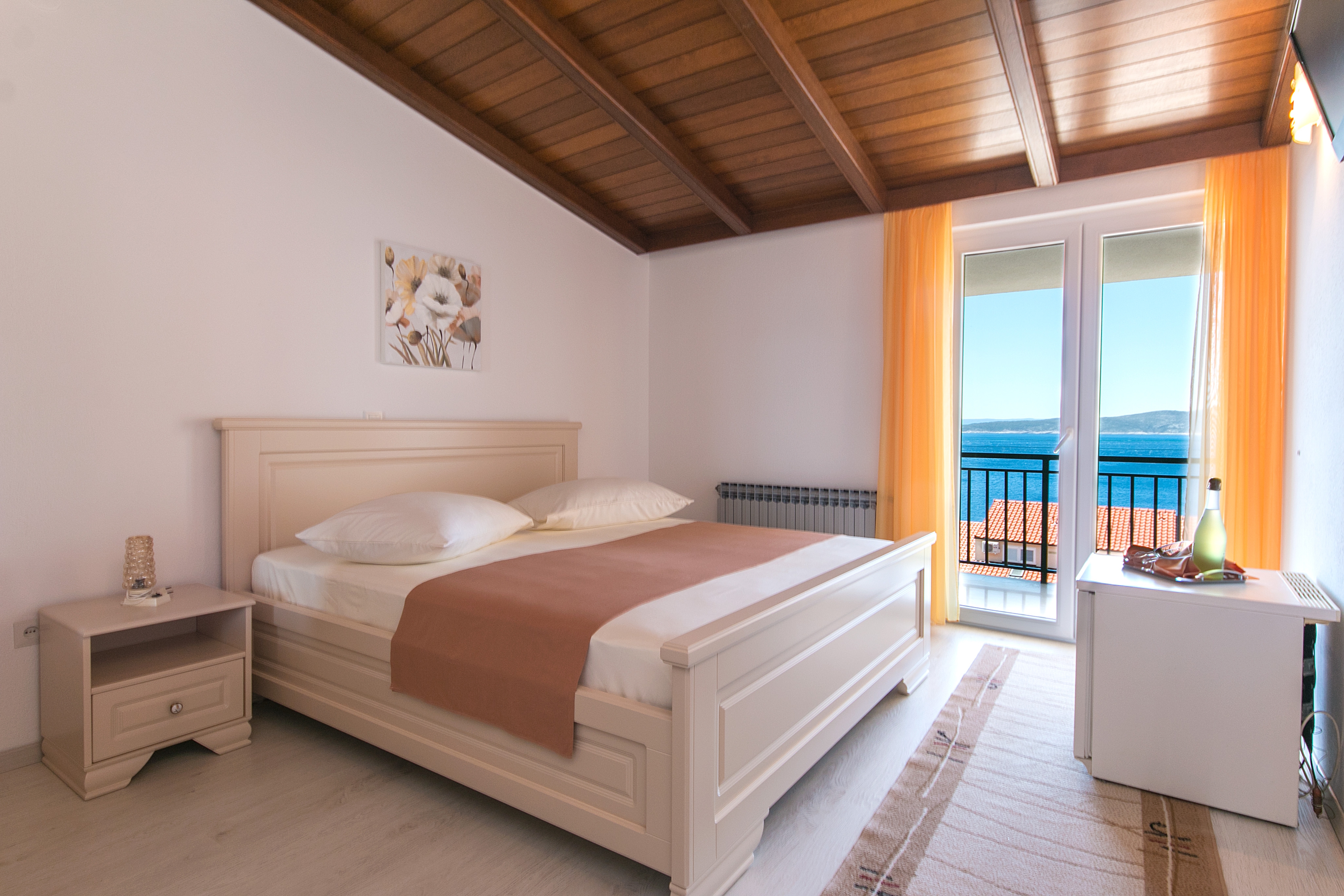 Room with balcony and sea view Brela, Makarska (S-2717-a) Room with balcony and sea view Brela, Makarska (S-2717-a)