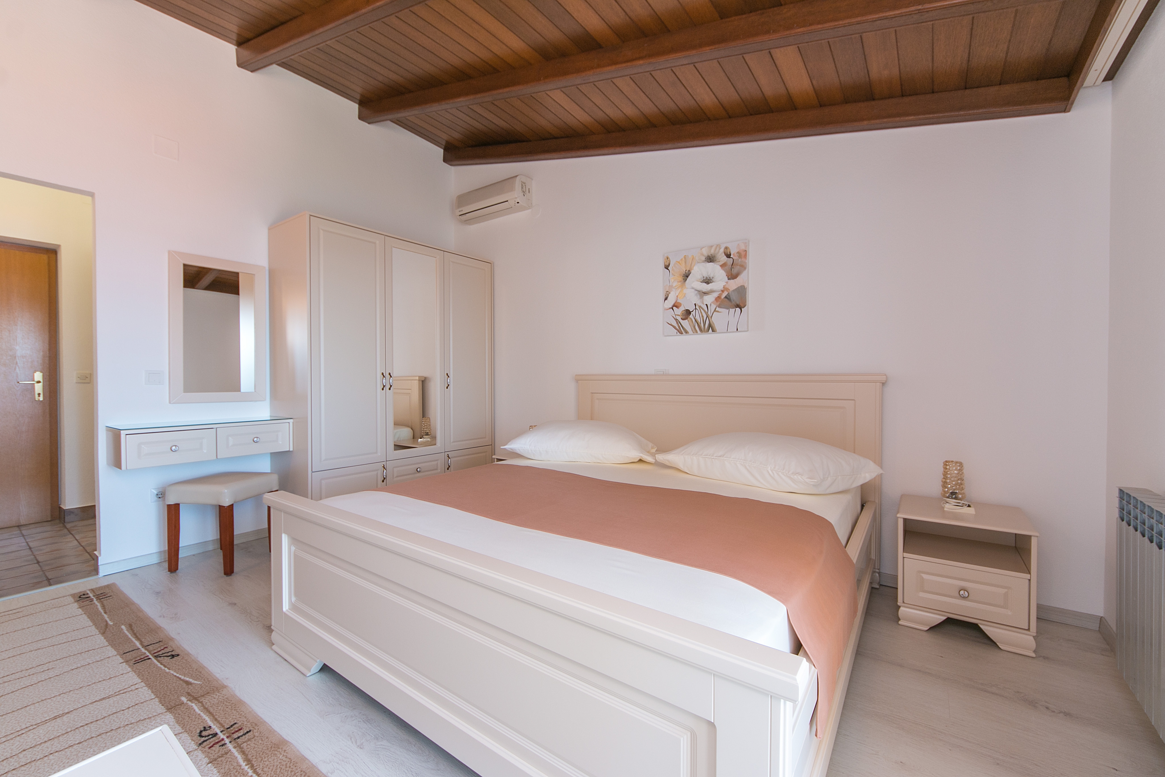 Room with balcony and sea view Brela (Makarska) (S-2717-a)