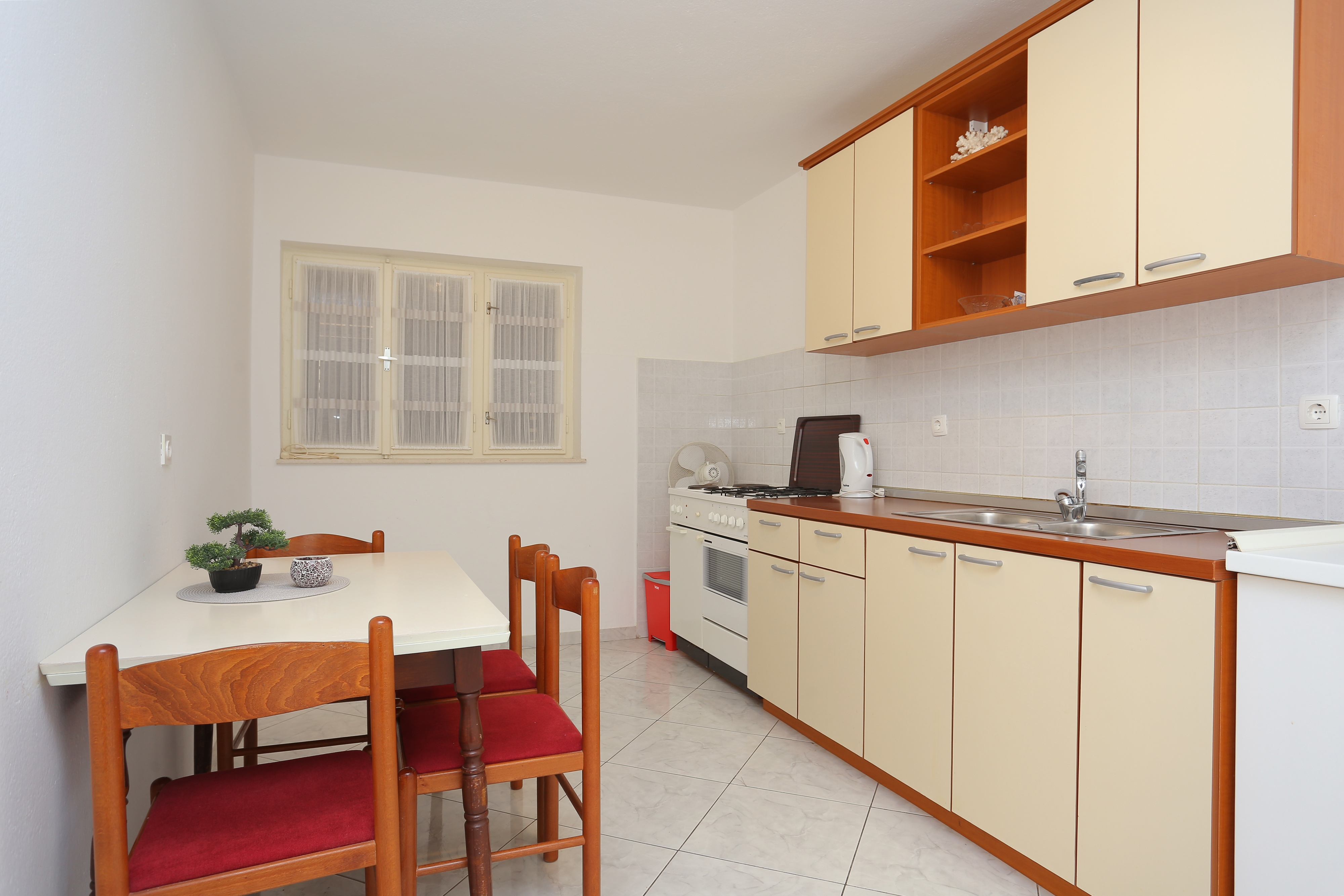 Three bedroom apartment with terrace and sea view Brela, Makarska (A-2718-a) Three bedroom apartment with terrace and sea view Brela, Makarska (A-2718-a)