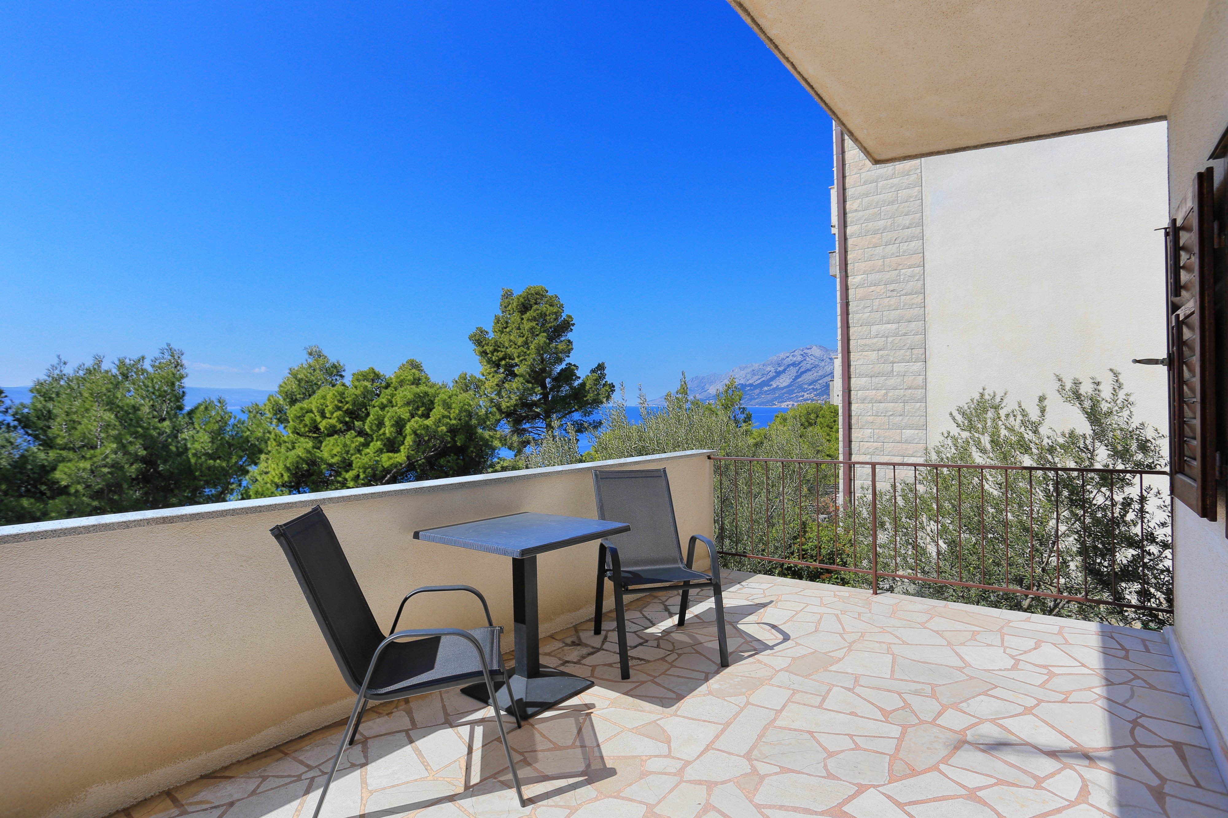 Three bedroom apartment with terrace and sea view Brela, Makarska  A-a
