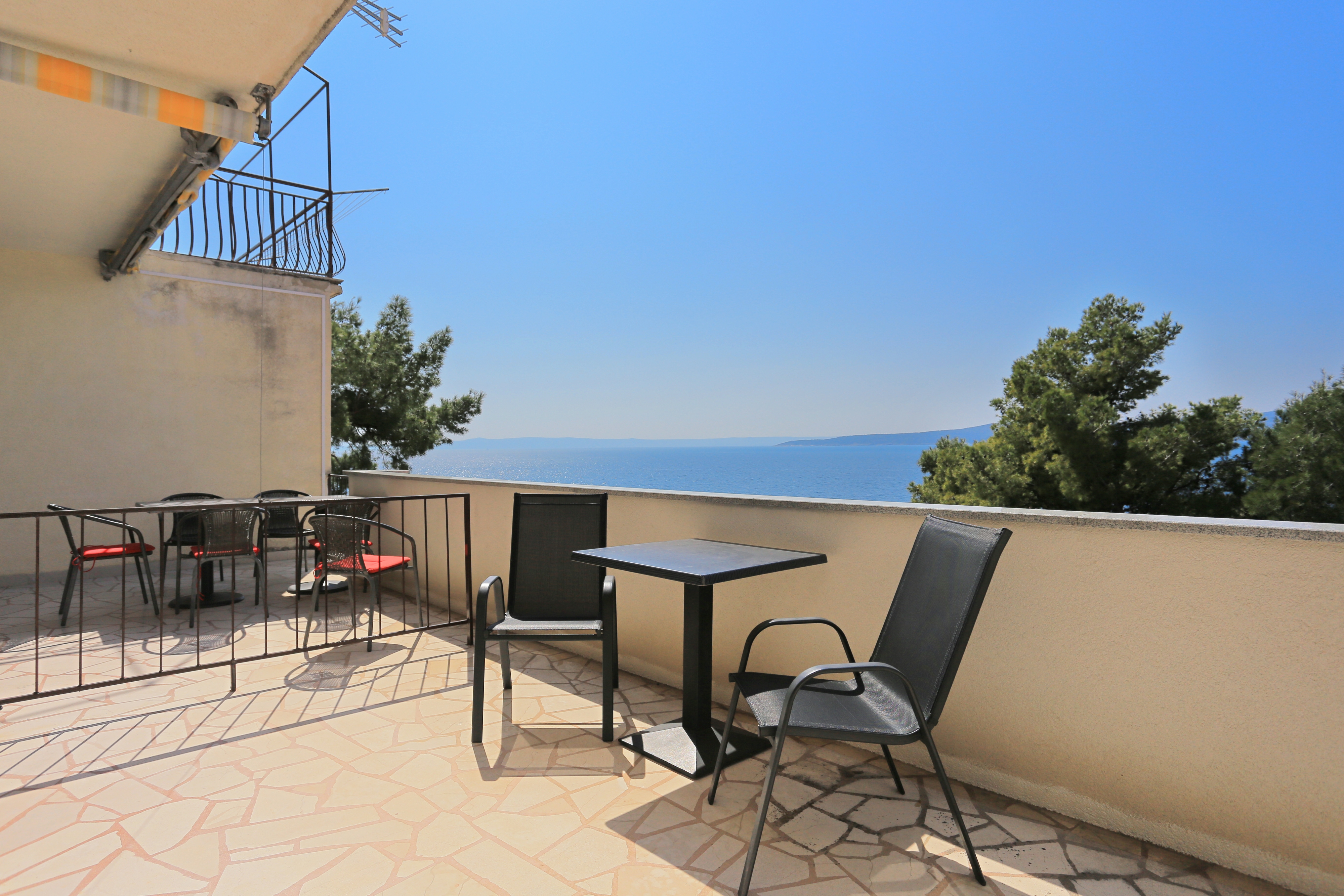 Three bedroom apartment with terrace and sea view Brela, Makarska  A-a