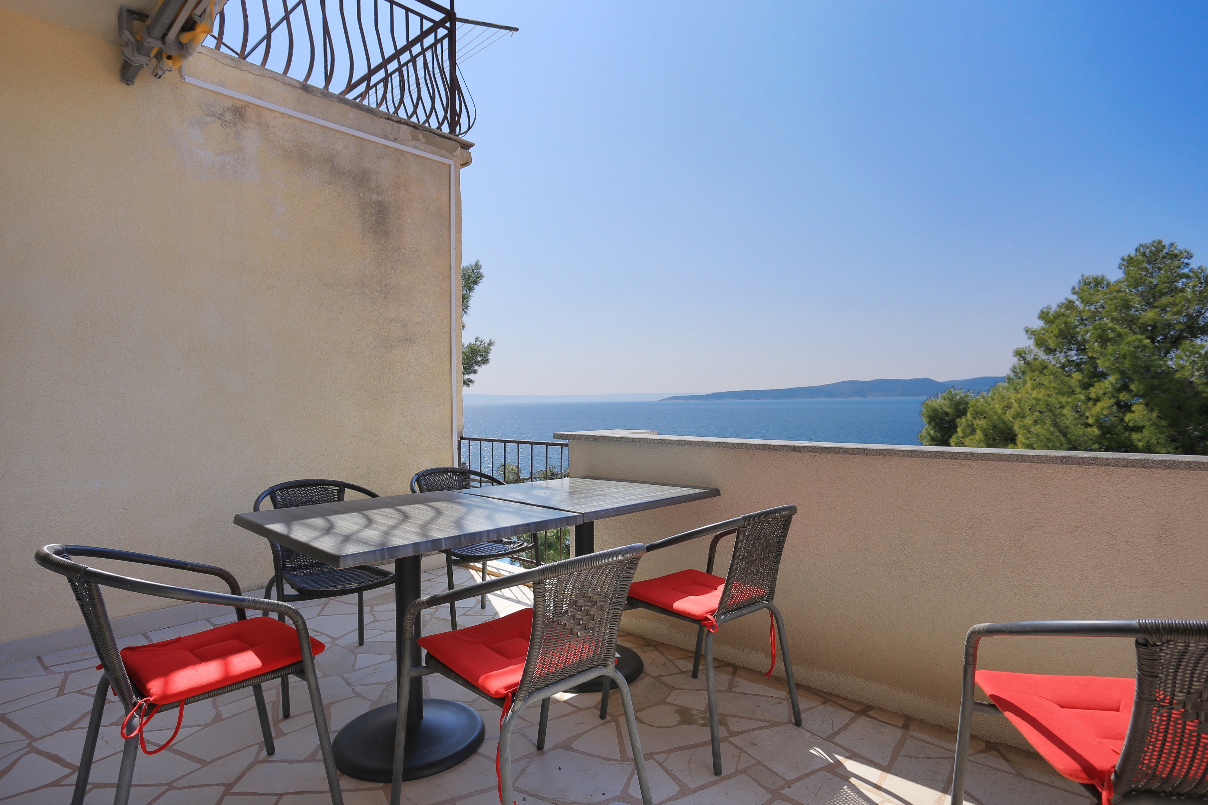 Three bedroom apartment with terrace and sea view Brela, Makarska  A-a