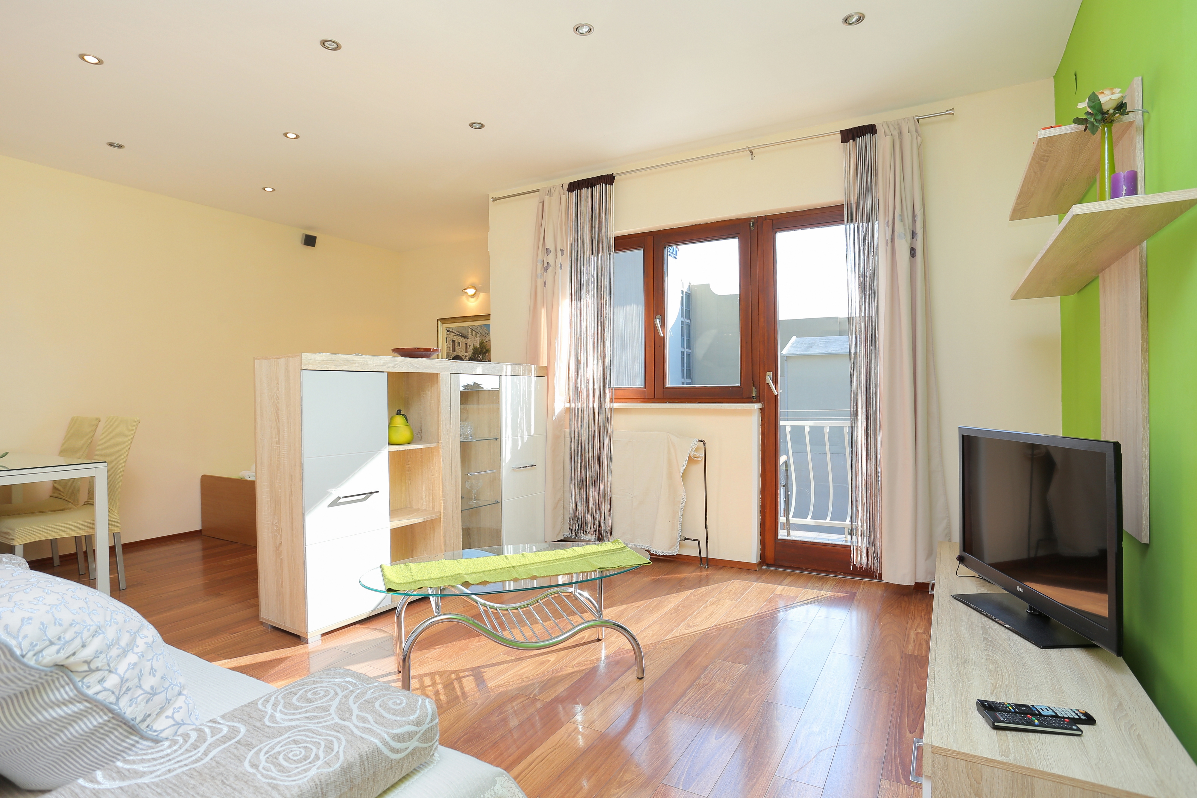 One bedroom apartment with balcony Tučepi, Makarska (A-2721-e)