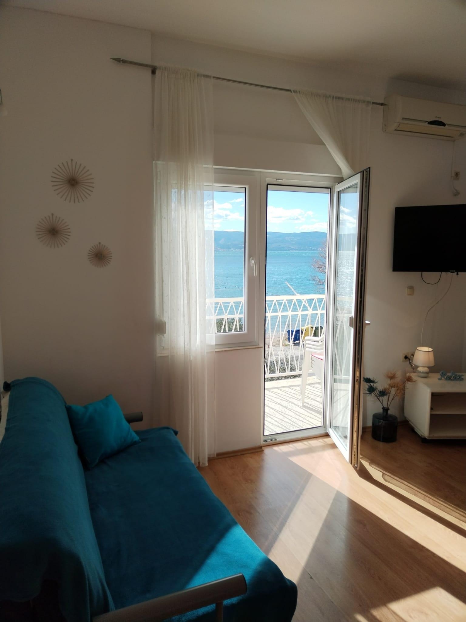 One bedroom apartment near beach Duće, Omiš (A-2731-c)