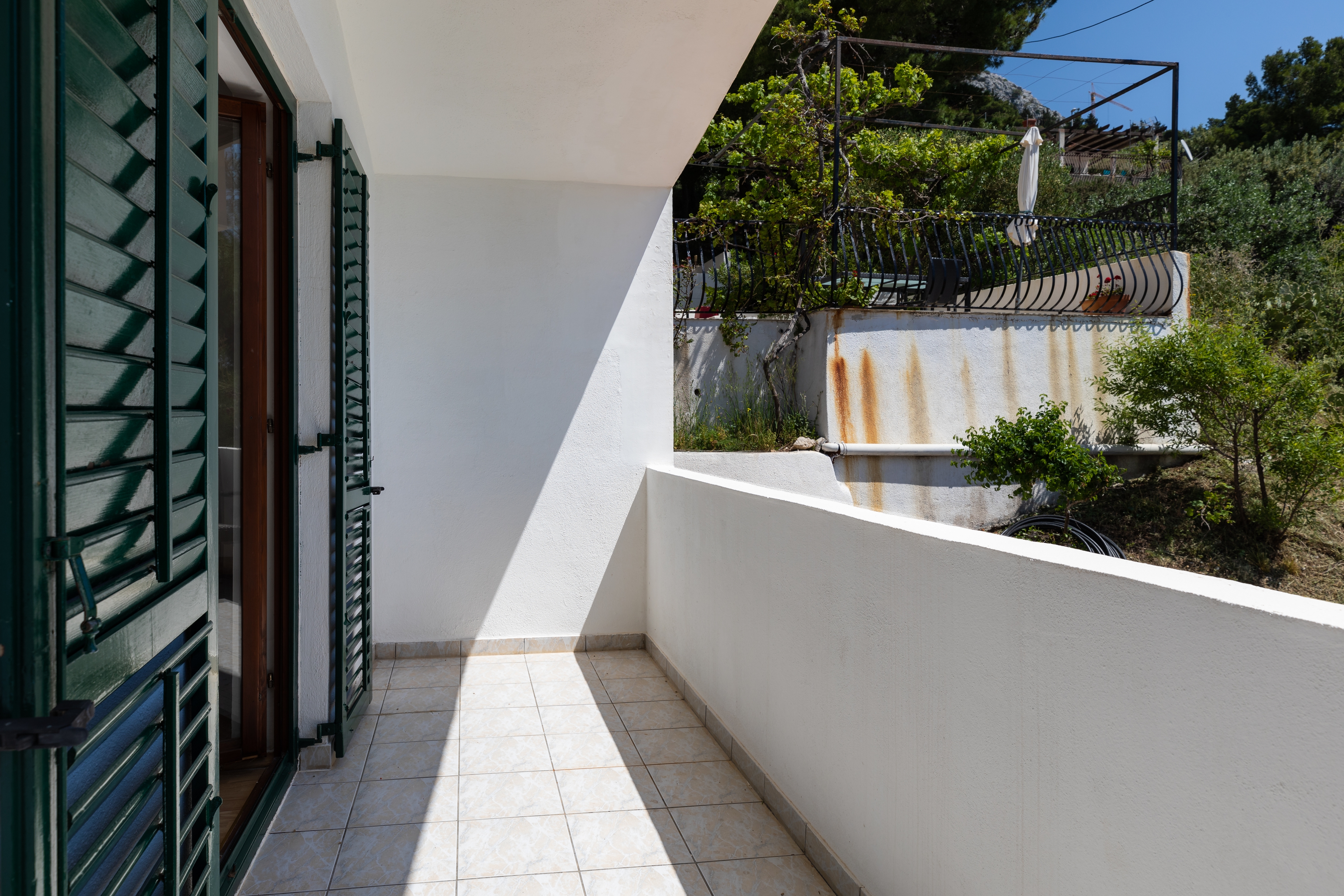 Two bedroom apartment near beach Mimice, Omiš  A-a