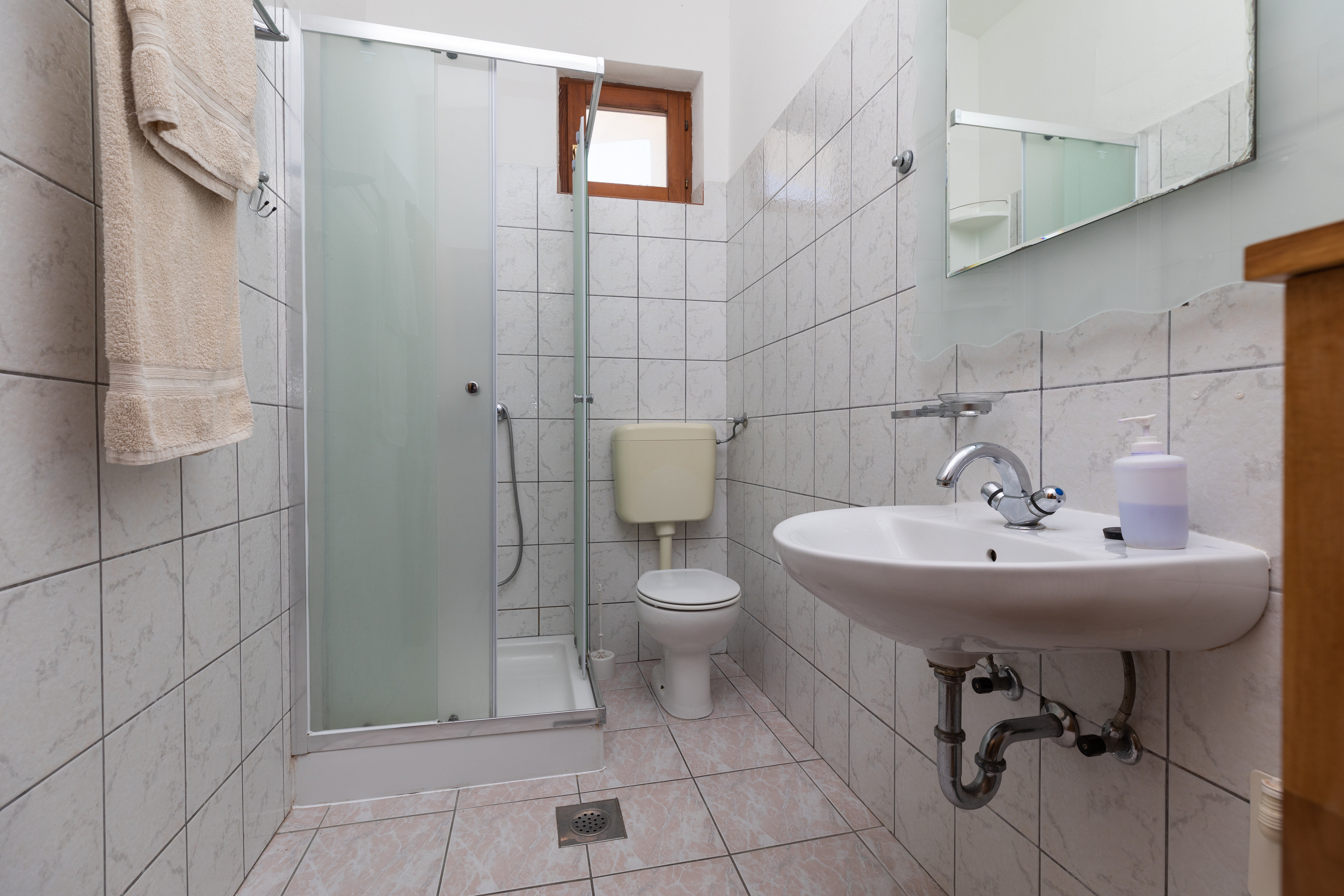Two bedroom apartment near beach Mimice, Omiš  A-a
