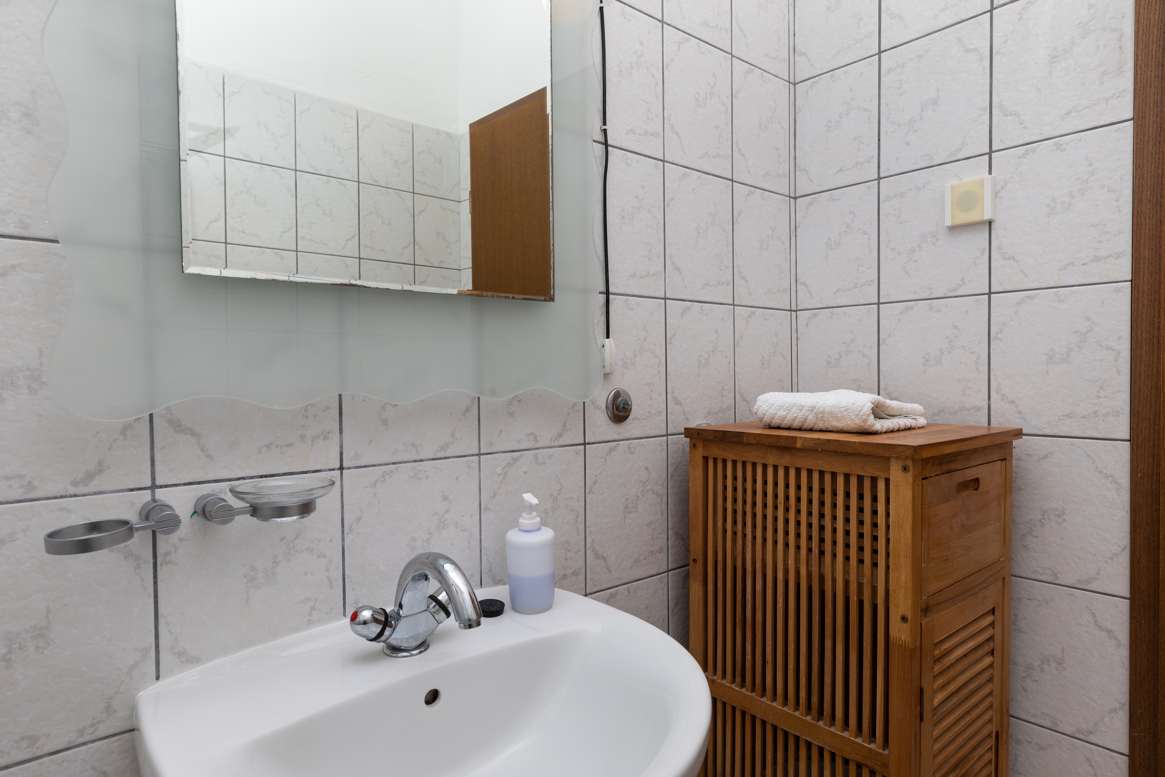 Two bedroom apartment near beach Mimice, Omiš  A-a