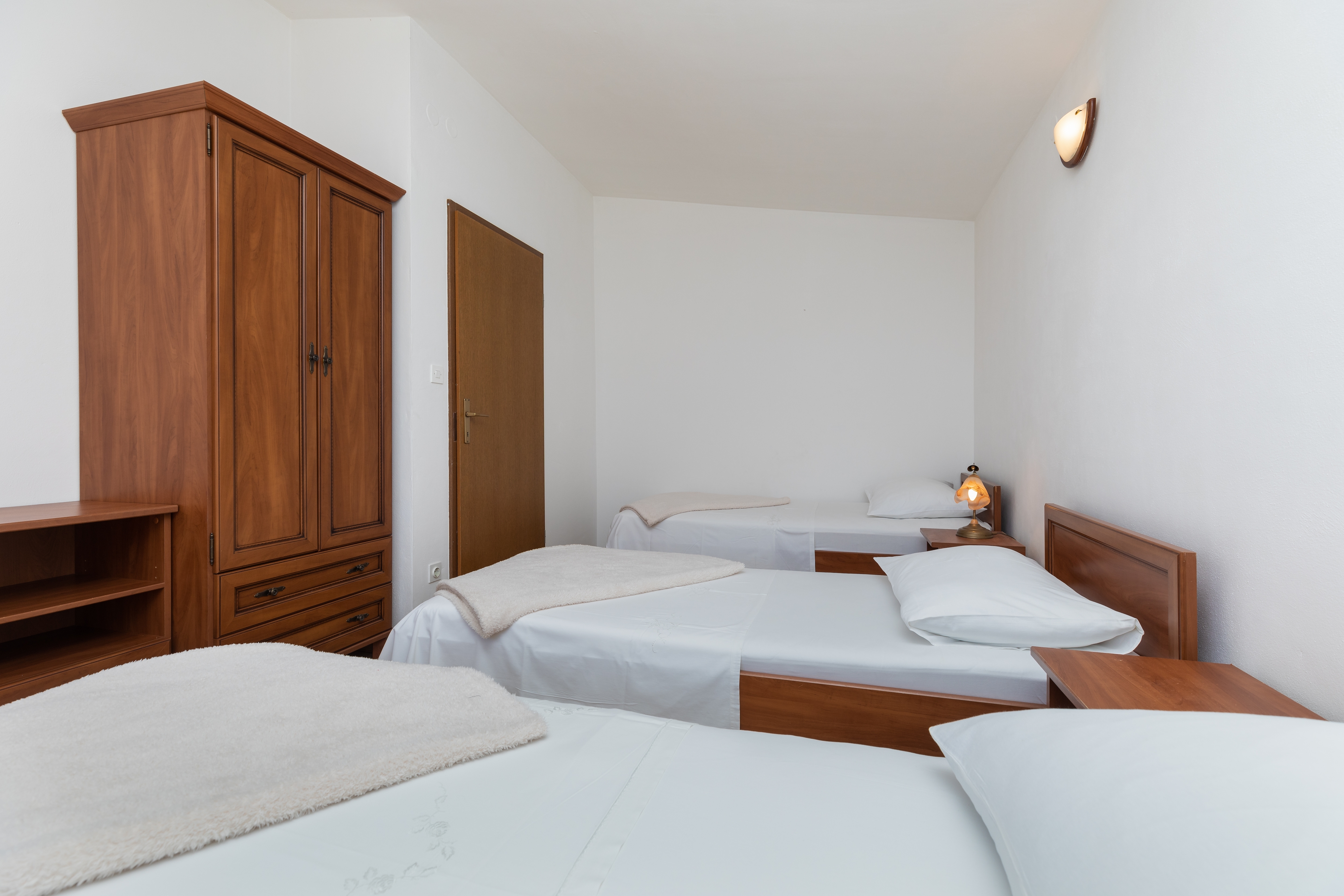 Two bedroom apartment near beach Mimice, Omiš  A-a