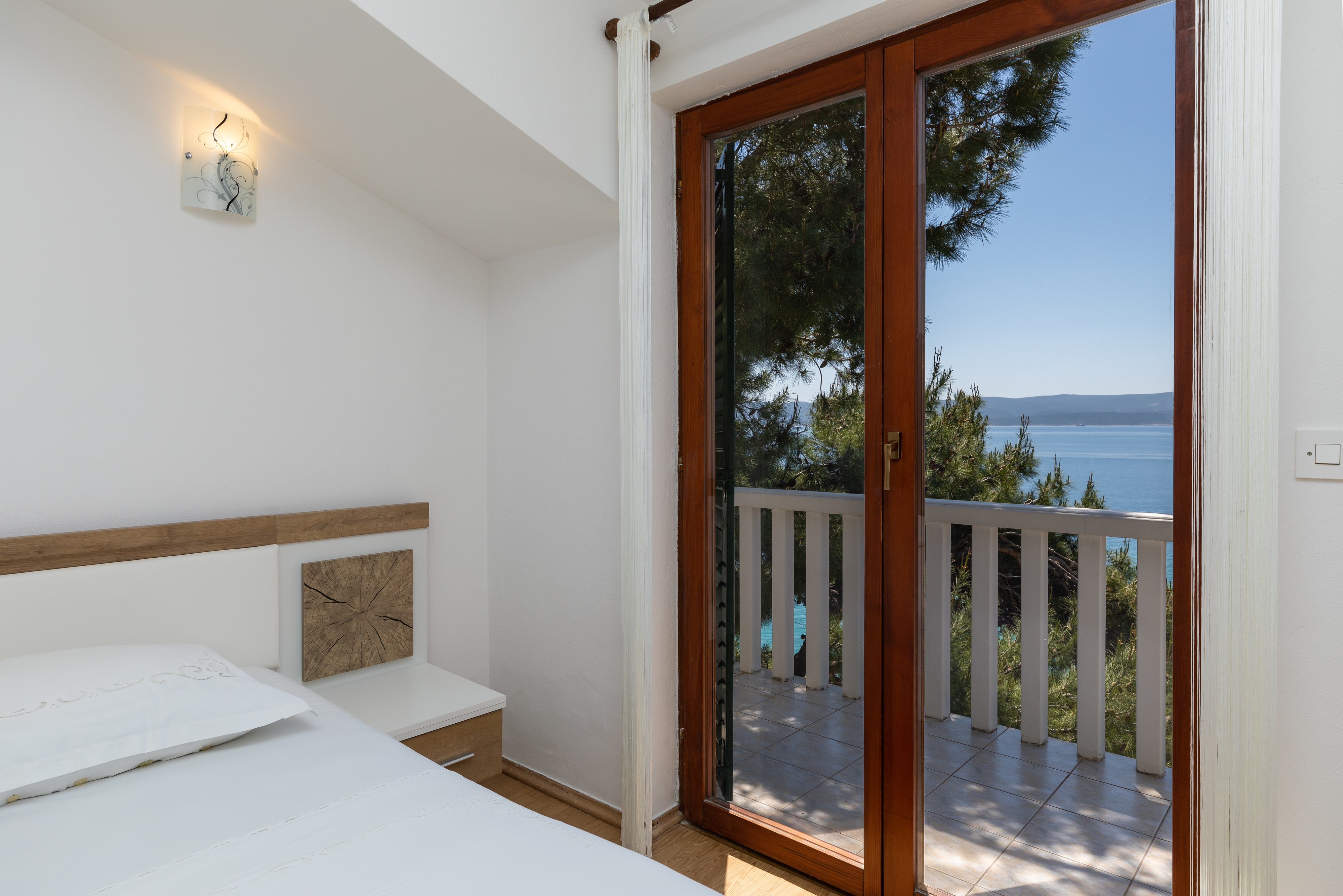 Two bedroom apartment near beach Mimice, Omiš  A-a