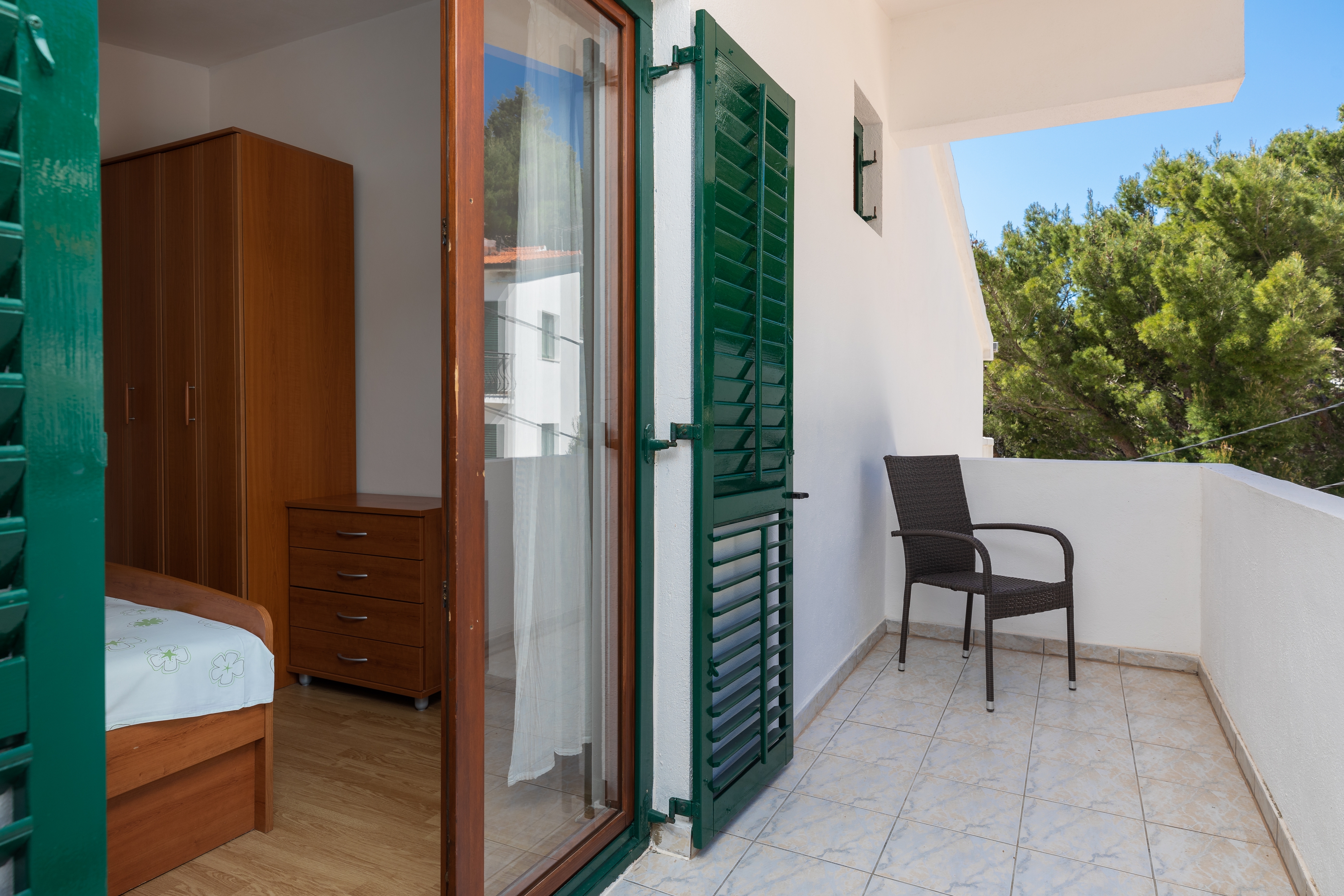 Two bedroom apartment near beach Mimice, Omiš  A-b