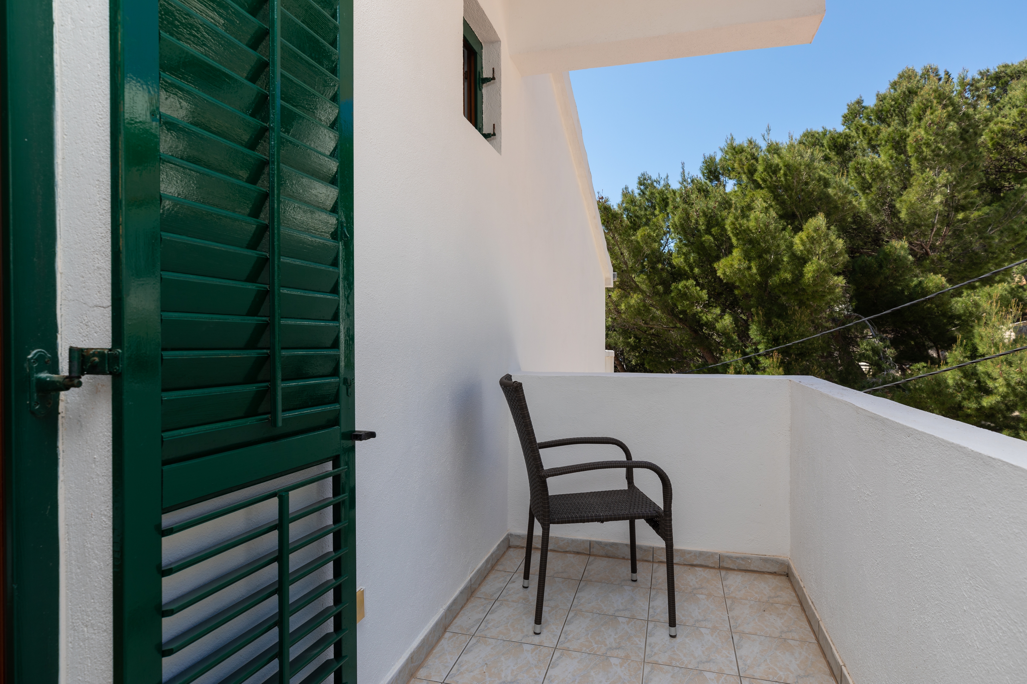Two bedroom apartment near beach Mimice, Omiš  A-b