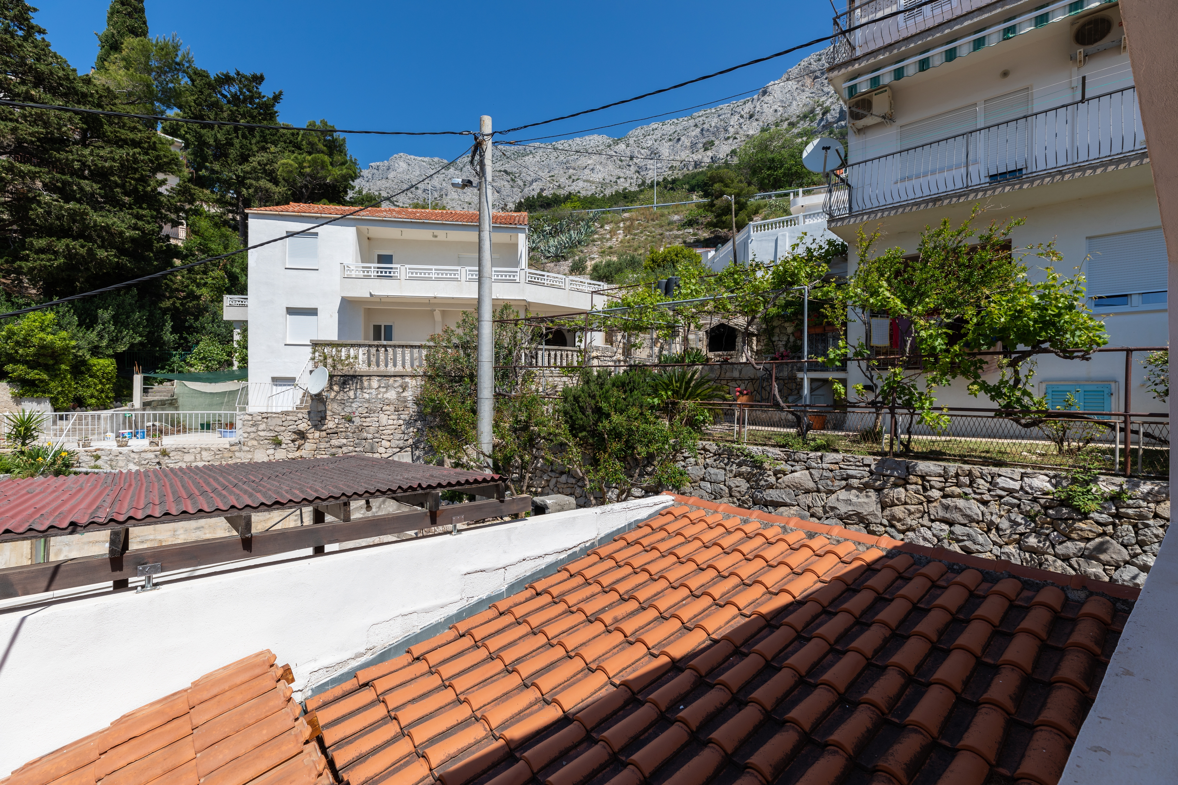 Two bedroom apartment near beach Mimice, Omiš  A-b