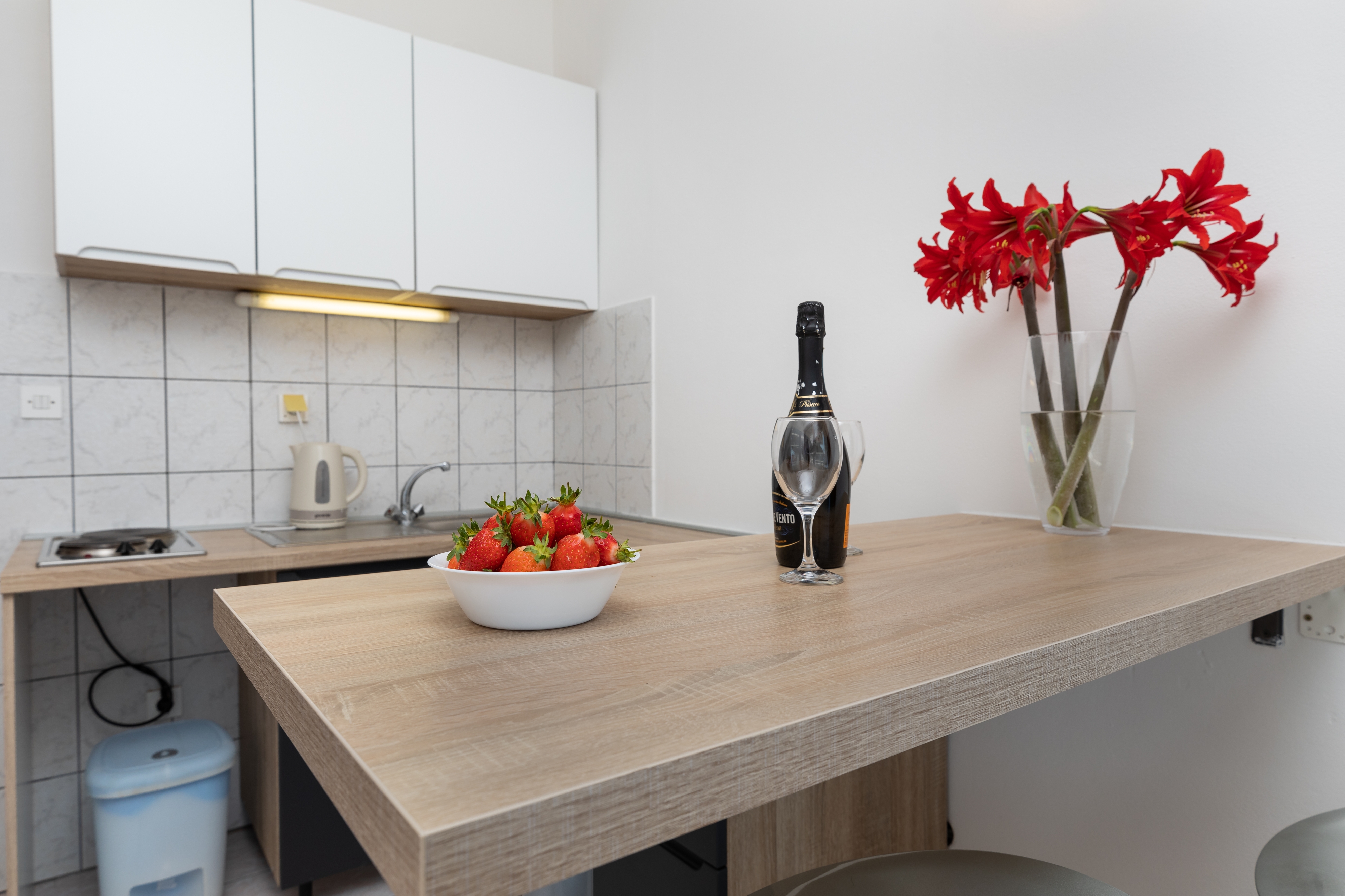 Two bedroom apartment near beach Mimice, Omiš  A-b