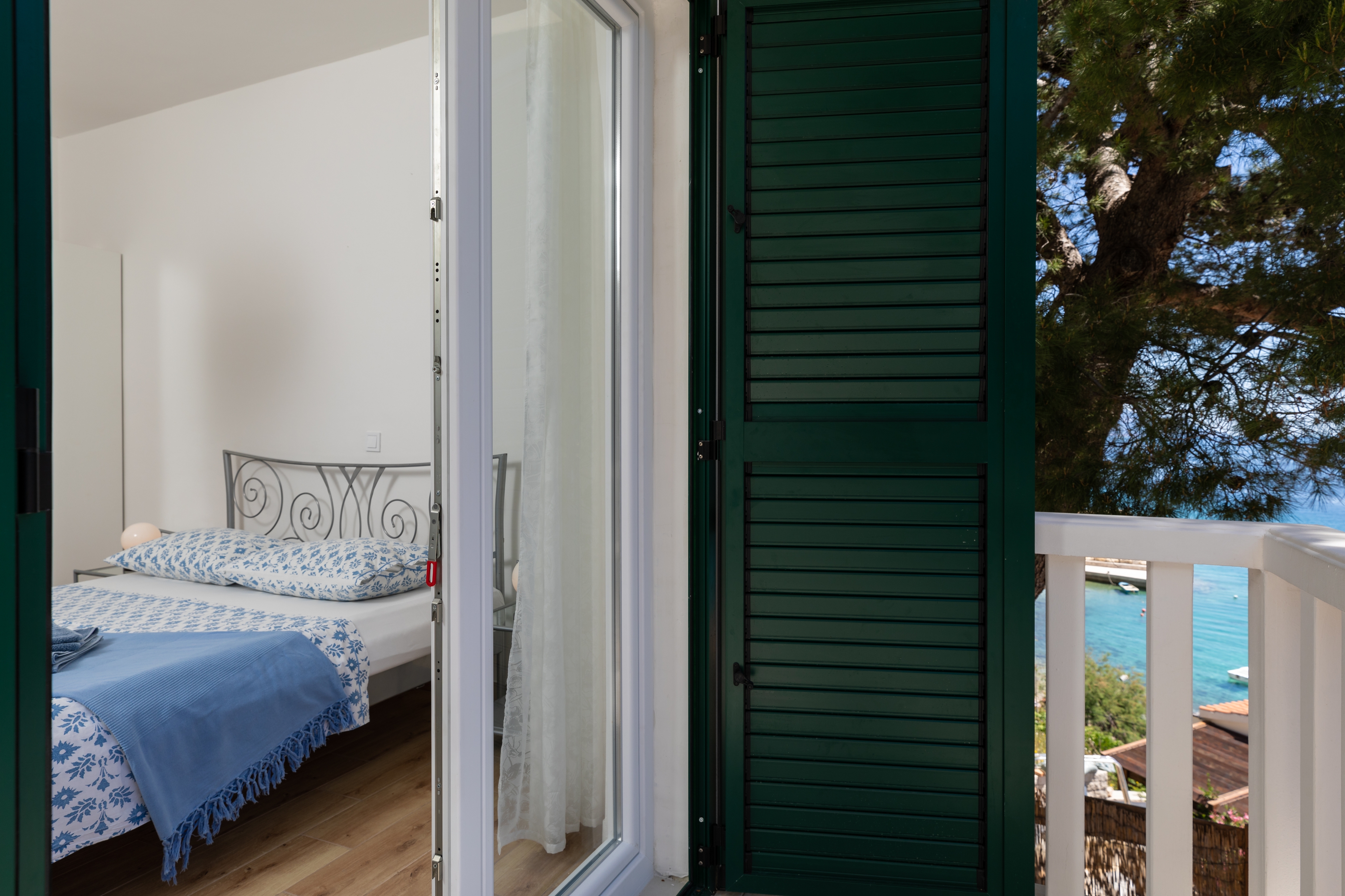 One bedroom apartment near beach Mimice, Omiš  A-c