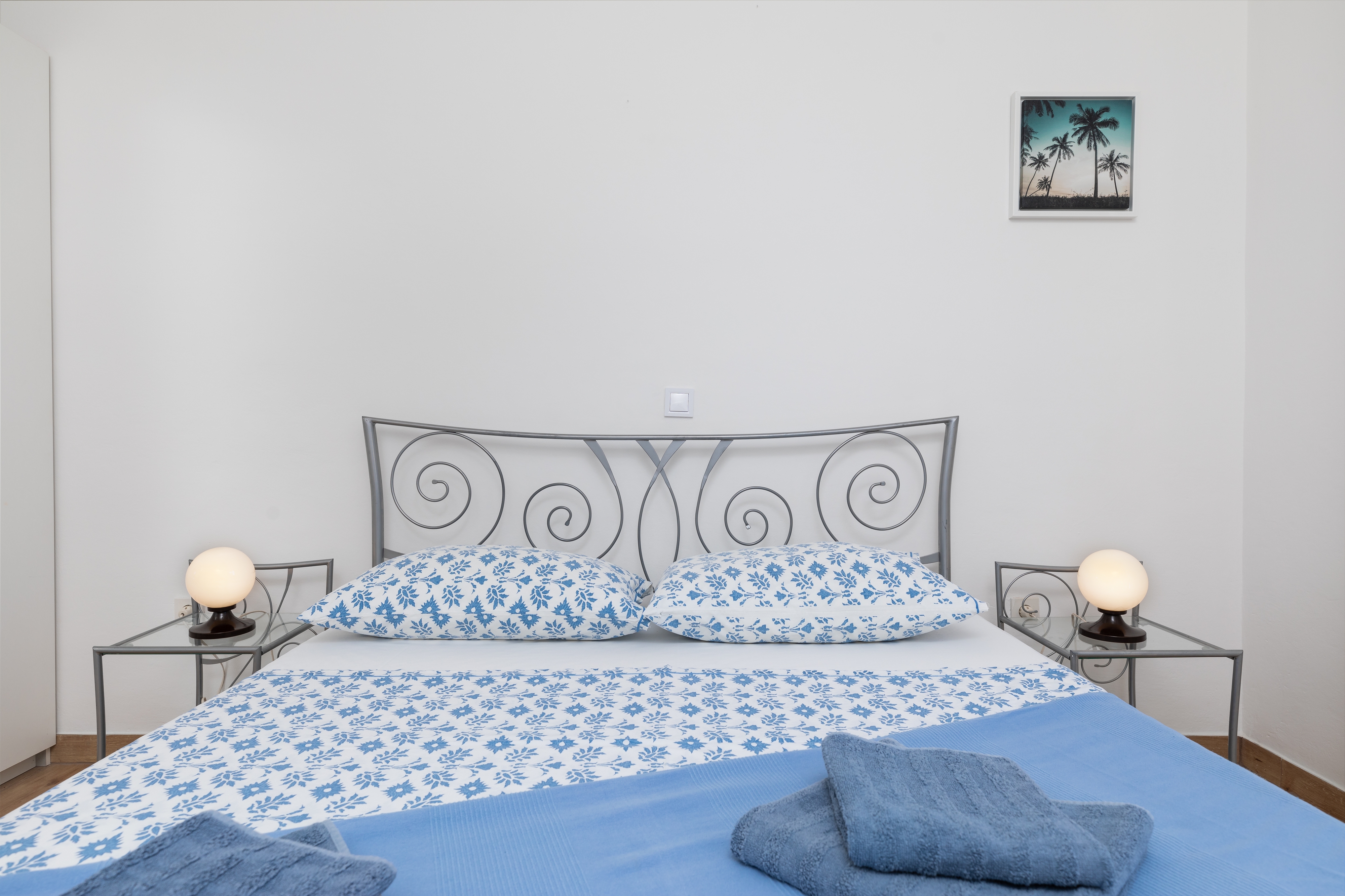 One bedroom apartment near beach Mimice, Omiš  A-c