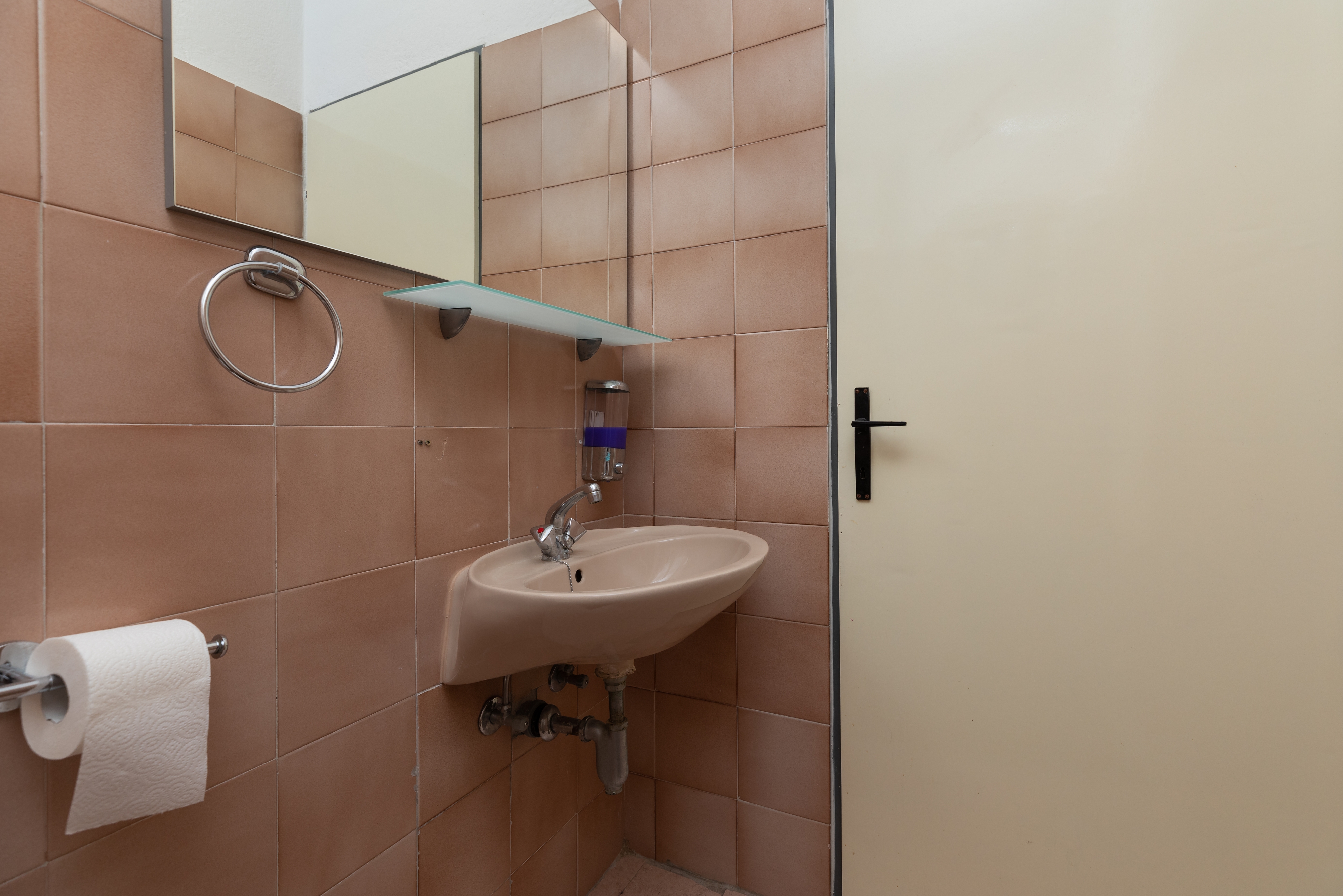 Two bedroom apartment near beach Mimice, Omiš  A-e