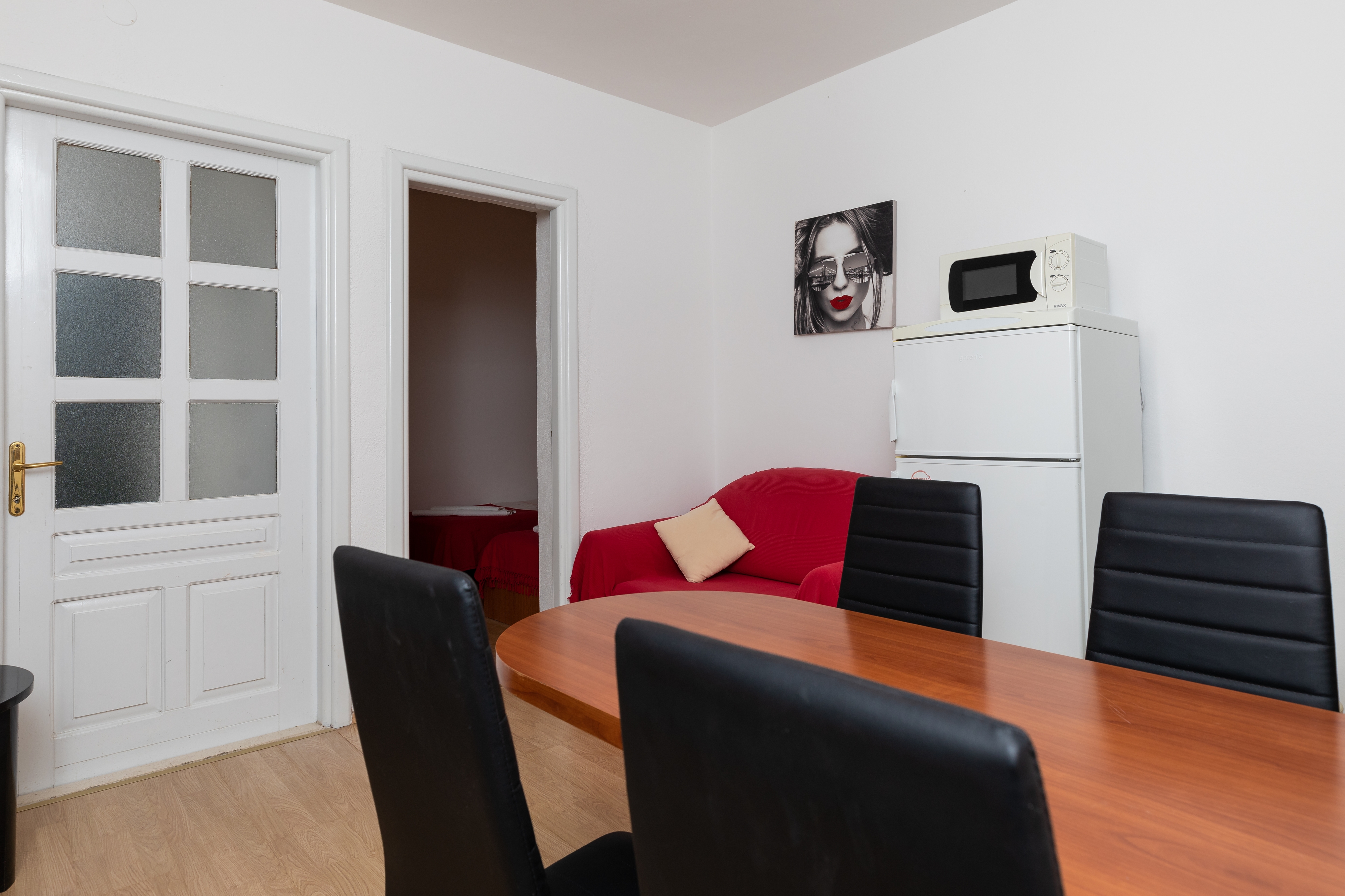 Two bedroom apartment near beach Mimice, Omiš  A-e