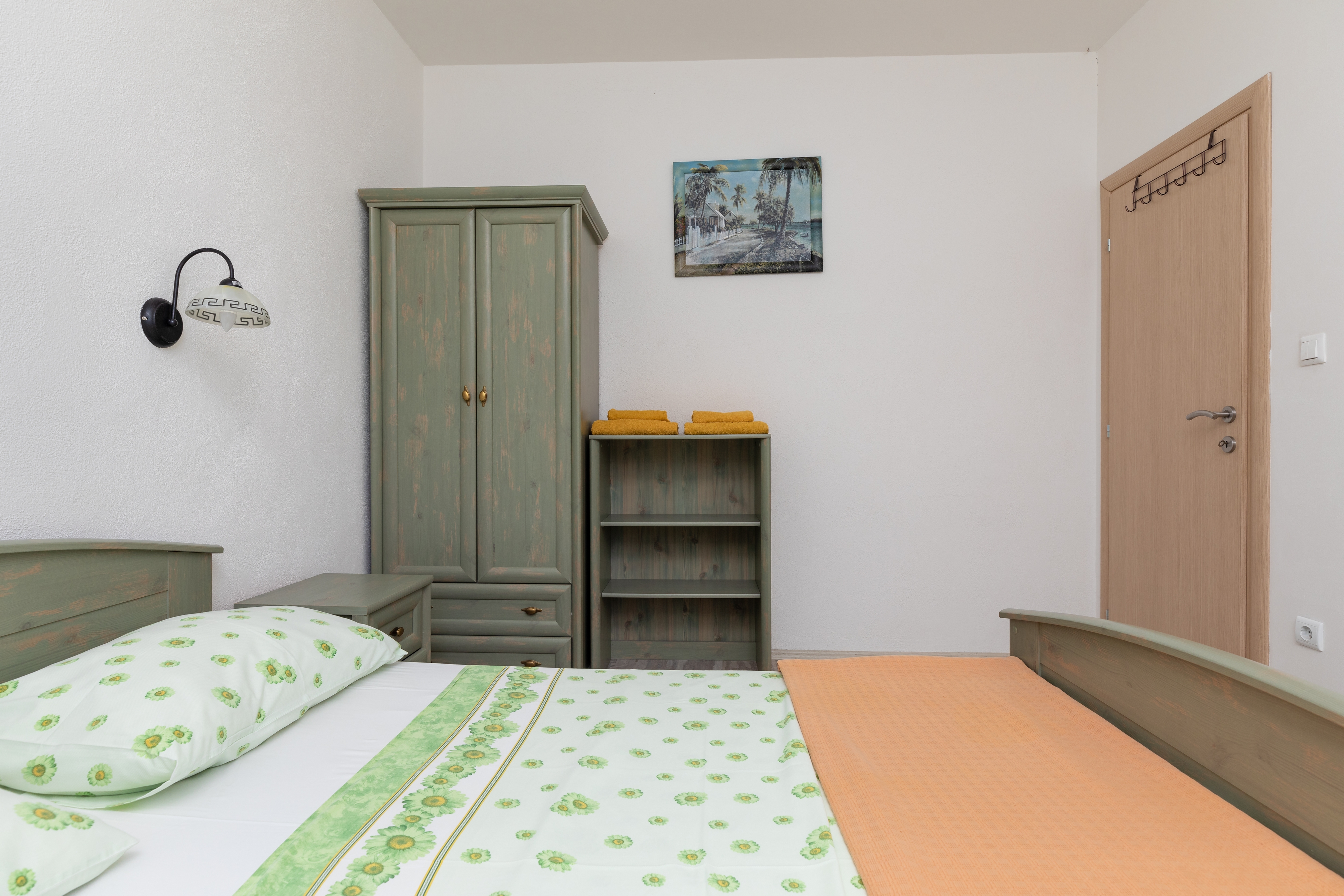 Two bedroom apartment near beach Mimice, Omiš  A-f