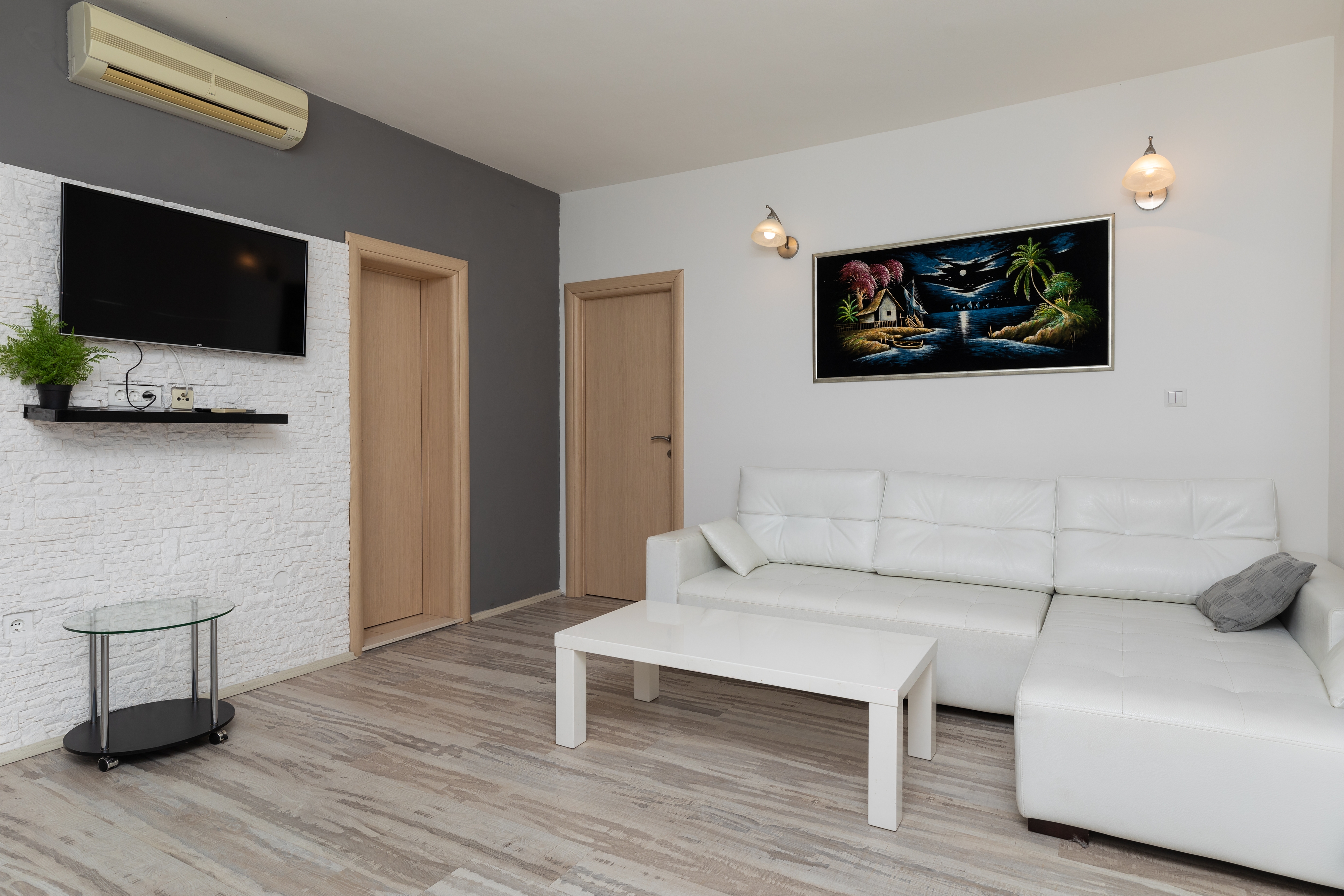 Two bedroom apartment near beach Mimice, Omiš  A-f