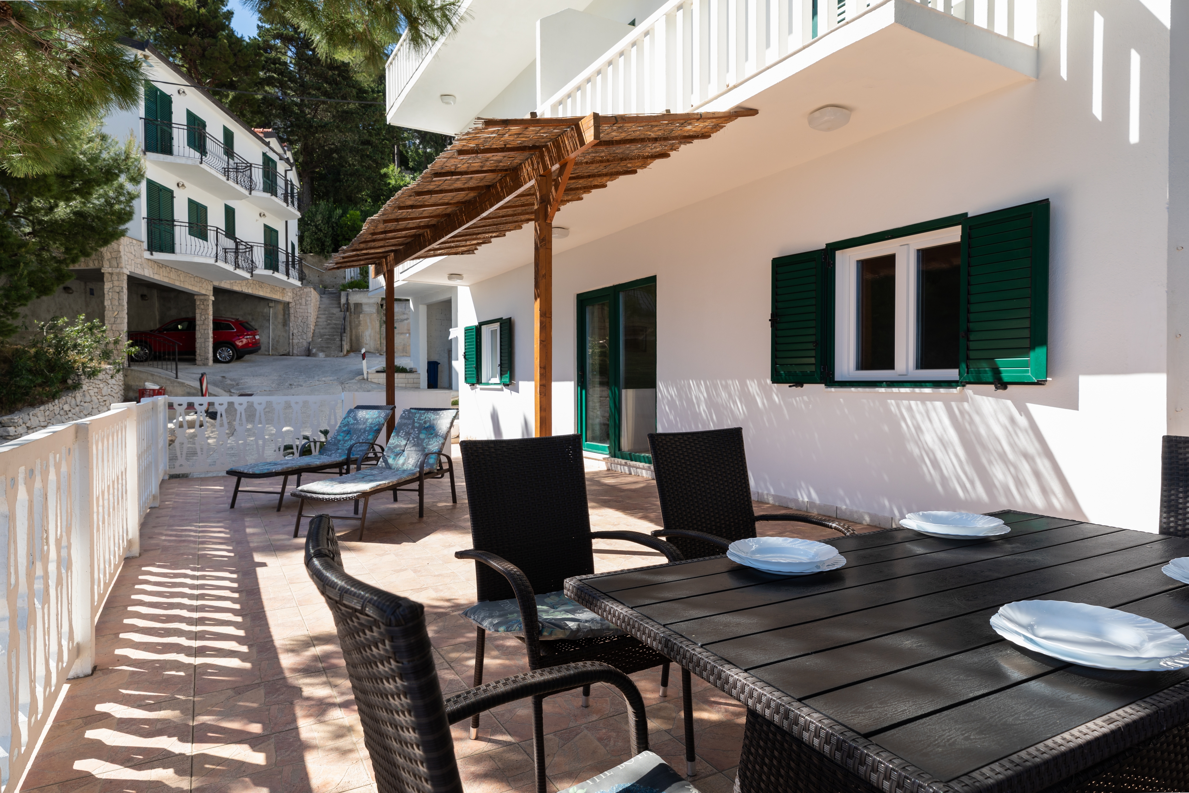 Two bedroom apartment near beach Mimice, Omiš  A-f