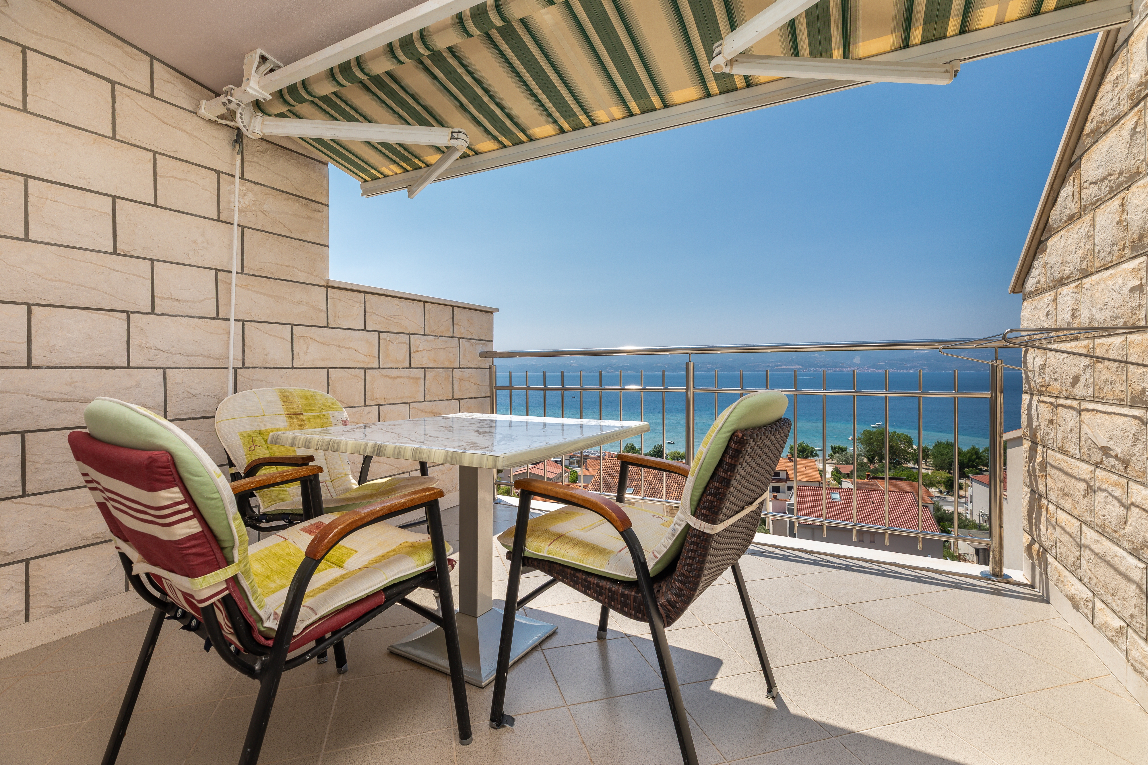 One bedroom apartment with terrace and sea view Duće, Omiš (A-2737-b) One bedroom apartment with terrace and sea view Duće, Omiš (A-2737-b)