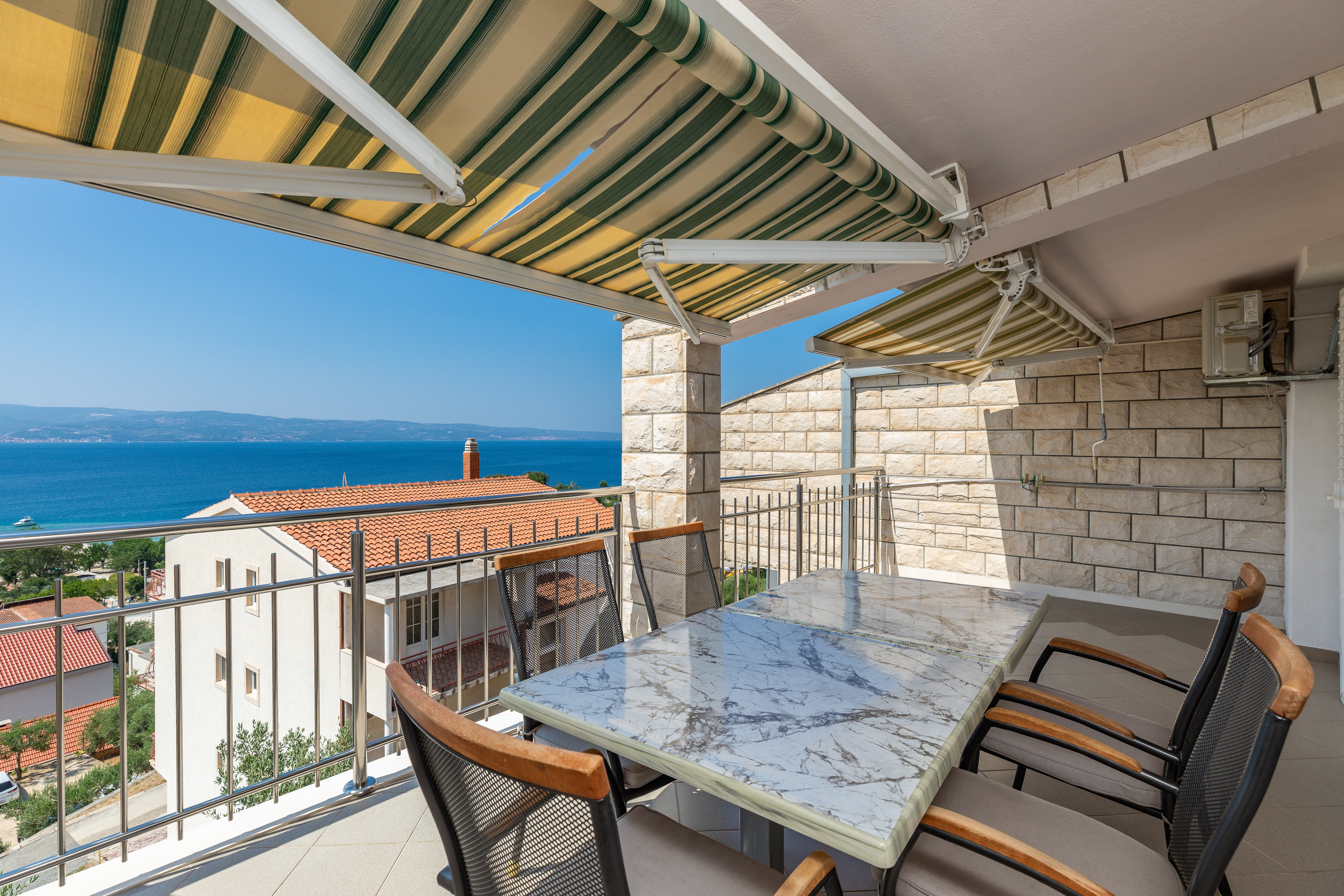 Two bedroom apartment with terrace and sea view Duće, Omiš  A-c