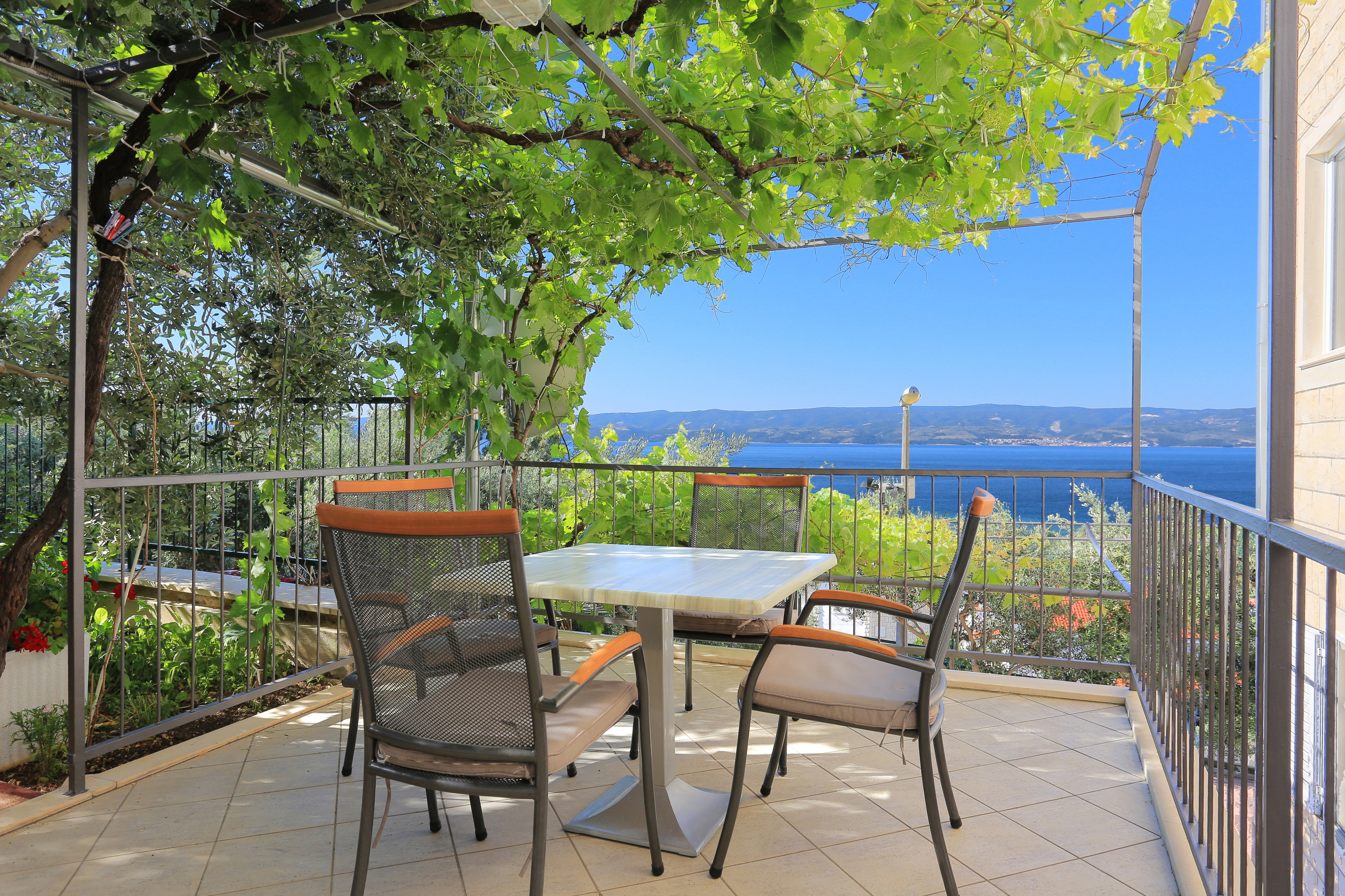 Two bedroom apartment with terrace and sea view Duće, Omiš (A-2737-c)