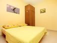 Omiš, Bedroom 1 in the apartment, air condition available and WiFi.