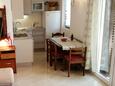 Jídelna Pisak, Jídelna v ubytování typu apartment, s klimatizací a WiFi.
