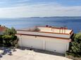 Parking lot Pisak, Omiš, Parking lot 2743 - Apartments near sea with pebble beach.