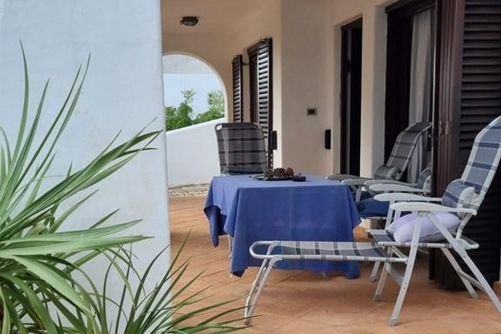 Appartement de deux chambres avec la terrasse et la vue sur le mer Pjescana Uvala, Pula (A-27435-a)