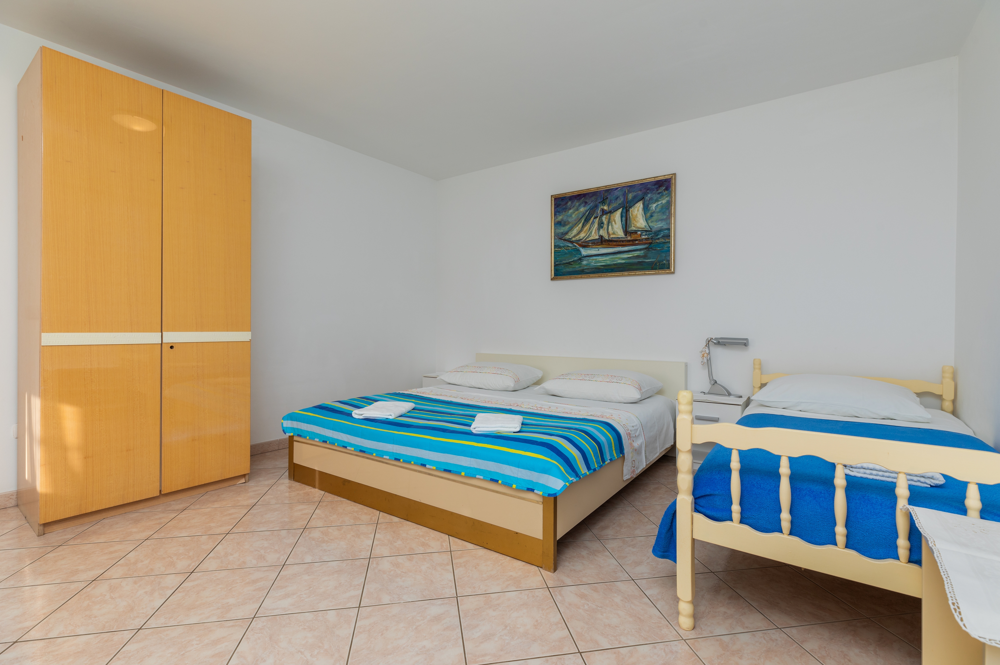 One bedroom apartment with terrace Omiš (A-2745-a)