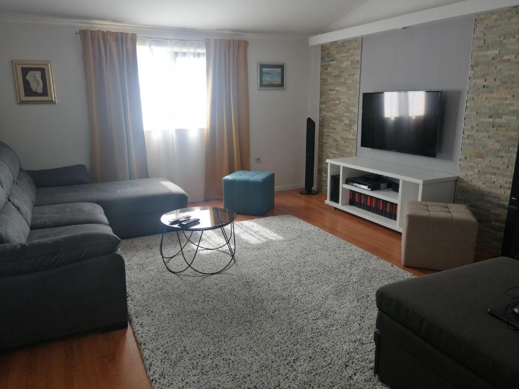 Appartement de trois chambres avec une piscine Kastel Kambelovac, Kastela (A-27472-a)