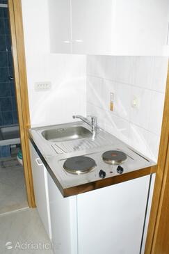 Kitchen Duće, Kitchen in the studio-apartment, dopusteni kucni ljubimci.