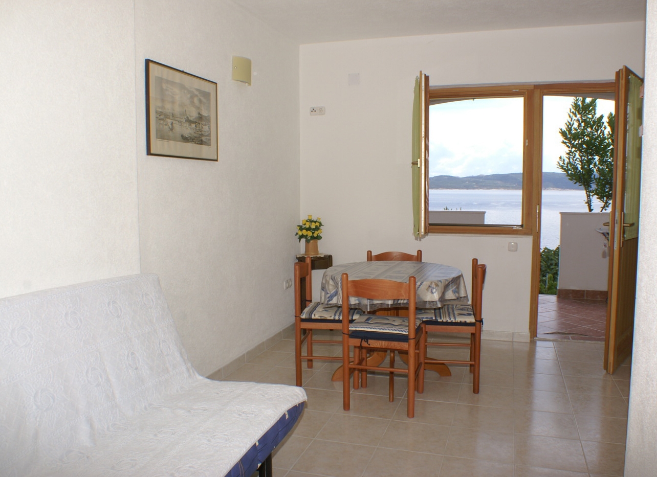 One bedroom apartment near beach Pisak, Omiš (A-2750-b)