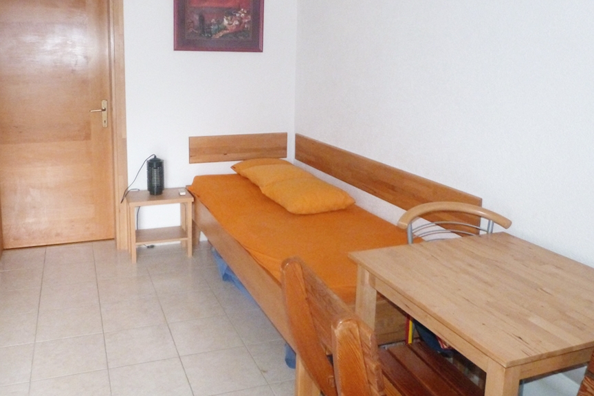 One bedroom apartment near beach Pisak, Omiš (A-2750-c)