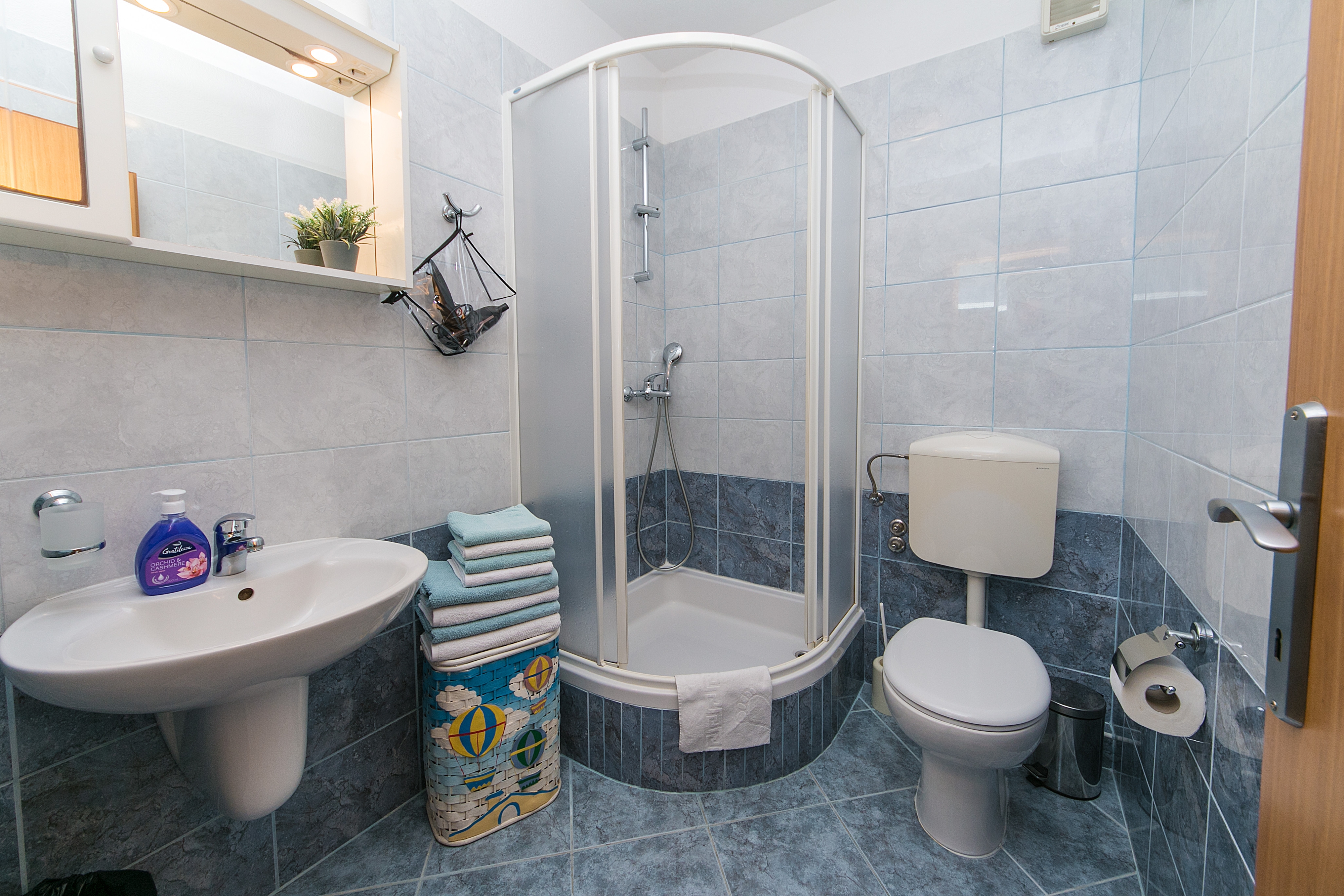 Two bedroom apartment with balcony and sea view Brela, Makarska  A-a