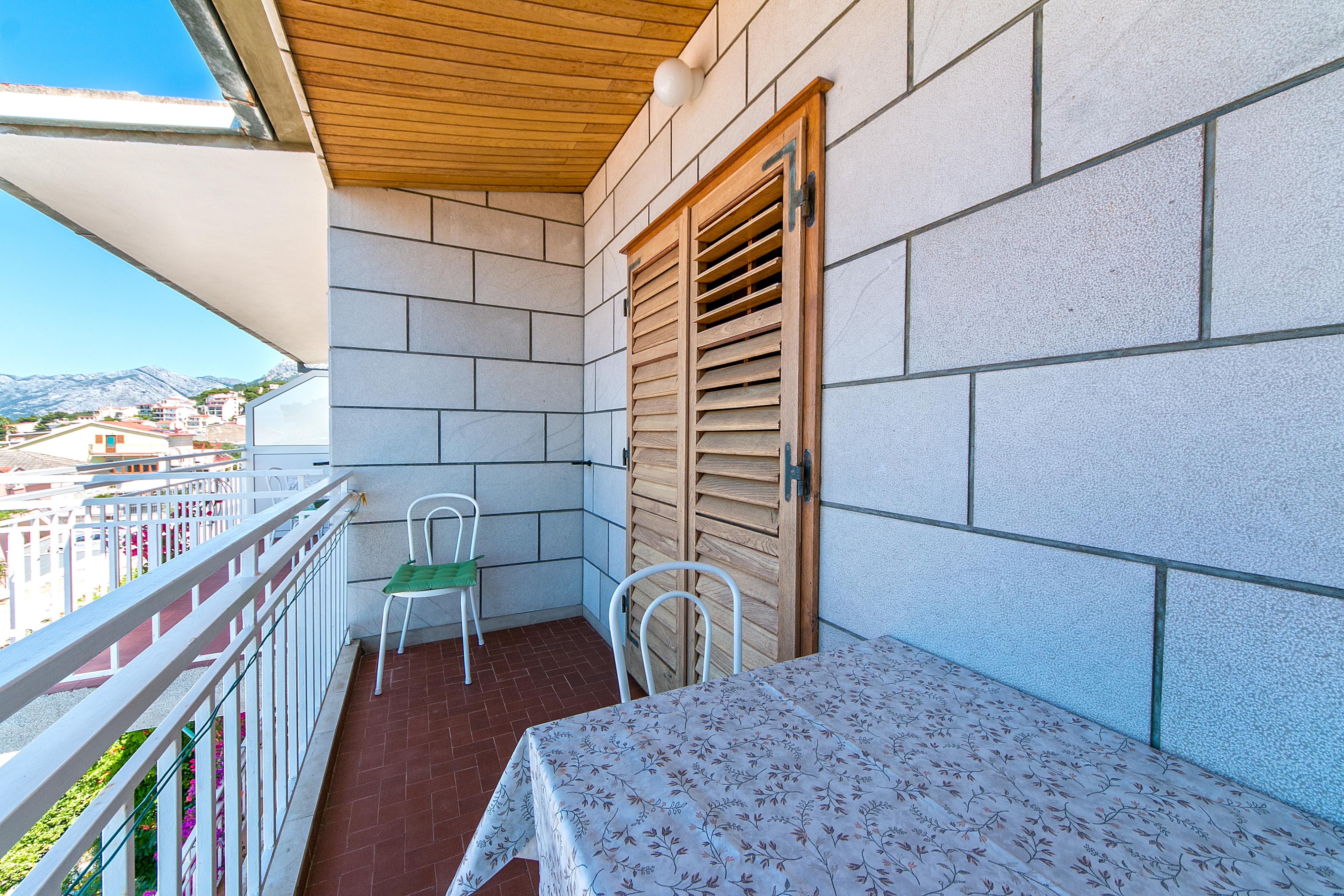 Two bedroom apartment with balcony and sea view Brela, Makarska  A-b