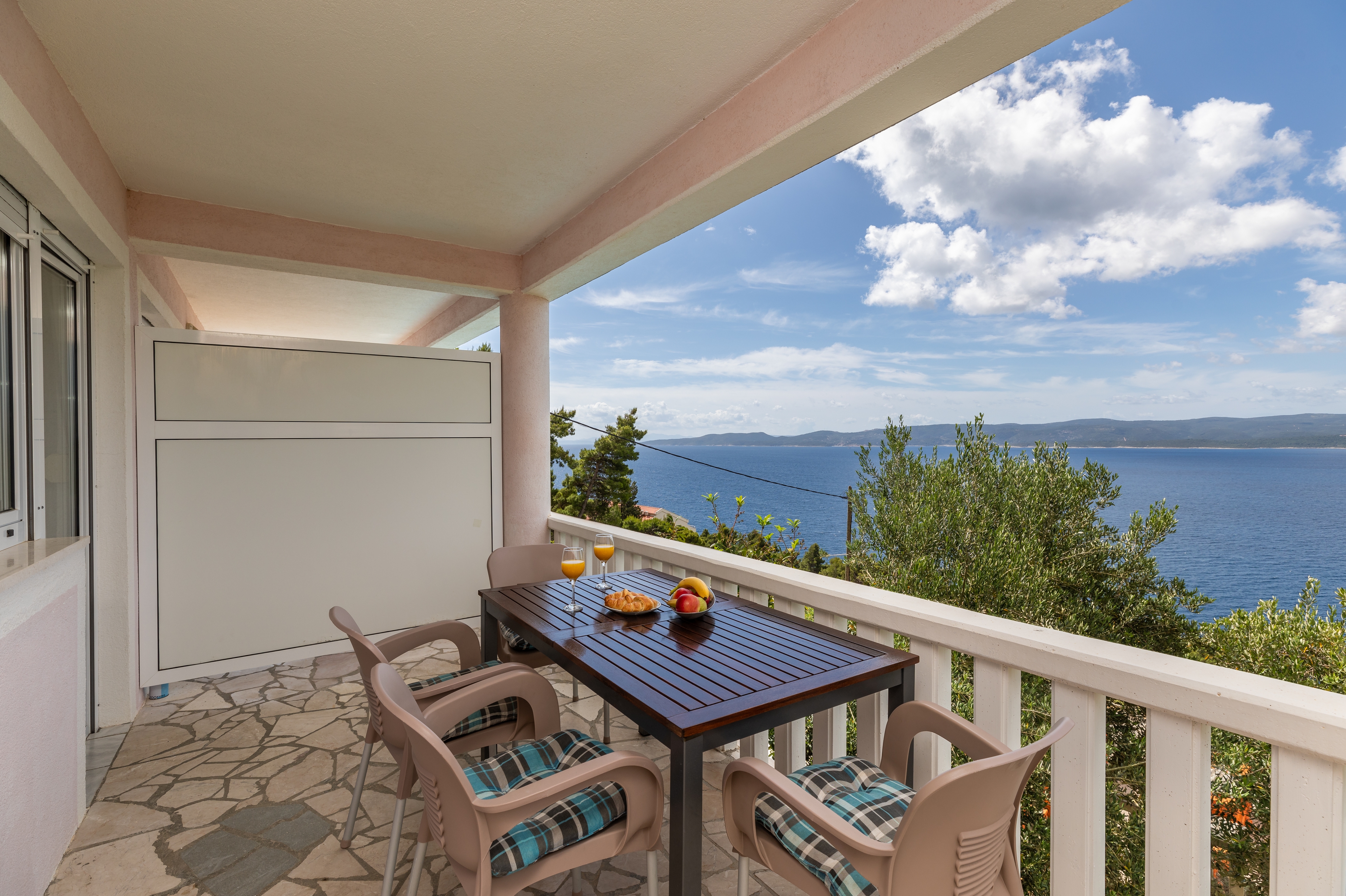 Two bedroom apartment with terrace and sea view Mimice, Omiš  A-a