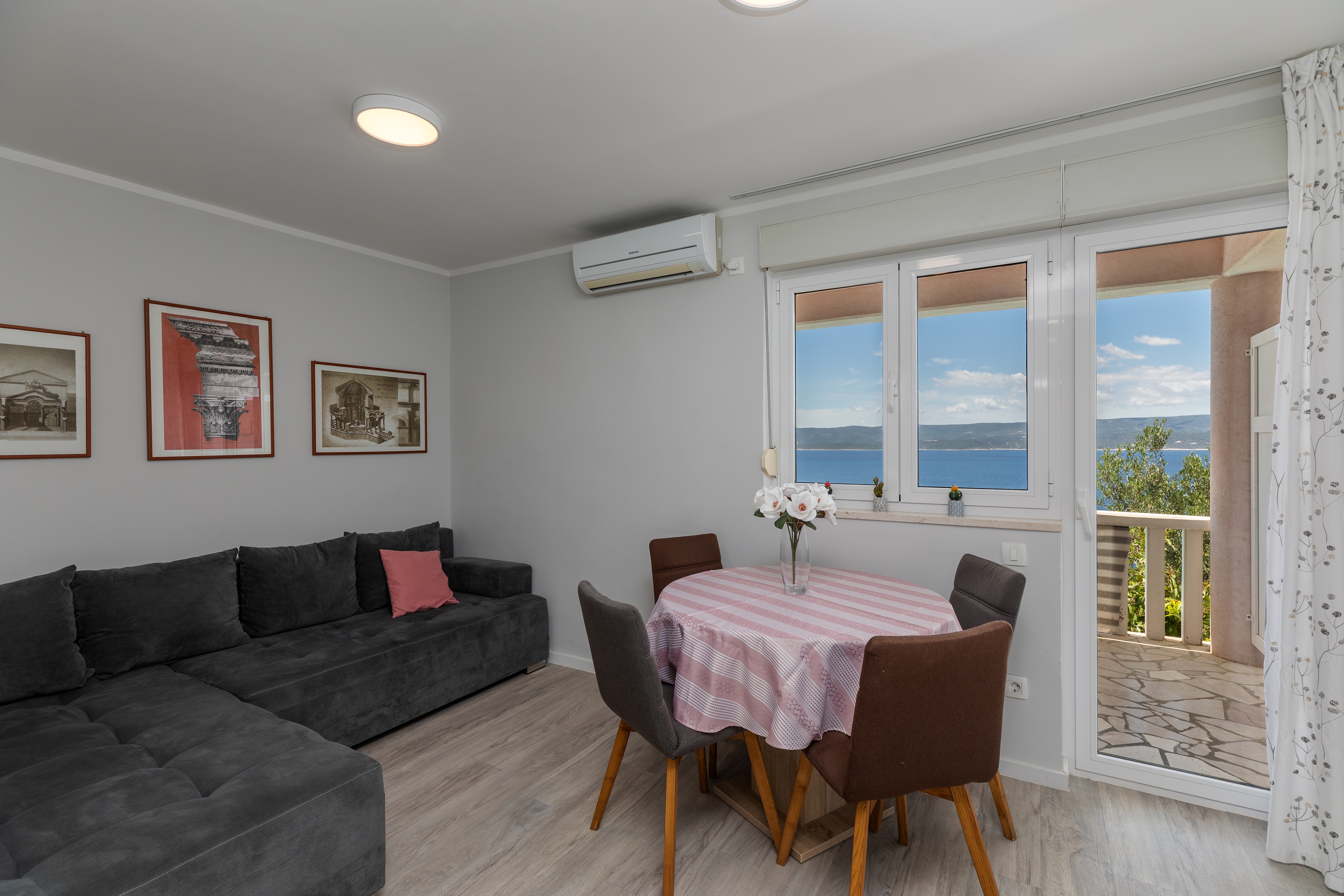 Two bedroom apartment with terrace and sea view Mimice (Omiš) (A-2754-b) Two bedroom apartment with terrace and sea view Mimice (Omiš) (A-2754-b)