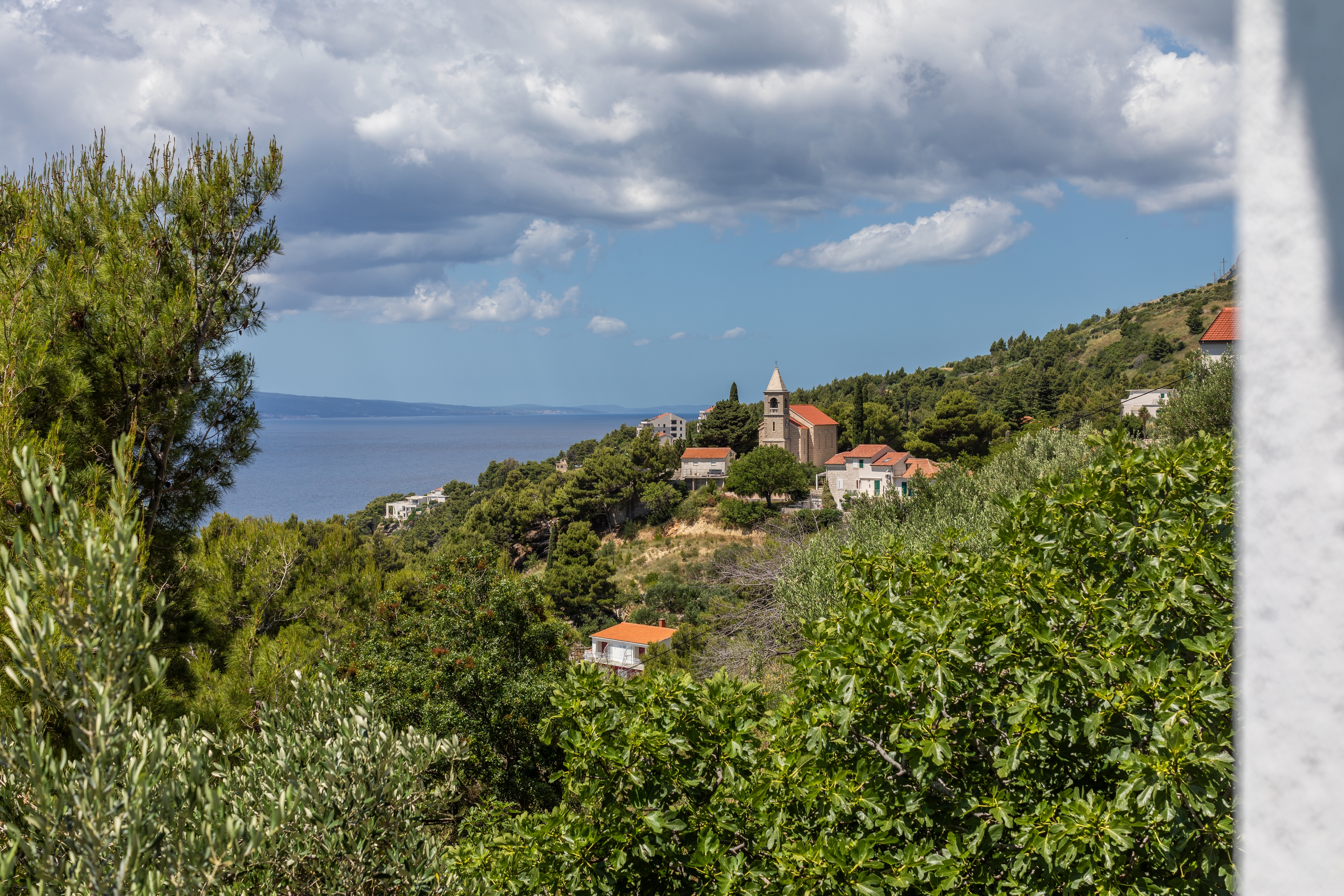 Two bedroom apartment with terrace and sea view Mimice, Omiš  A-b